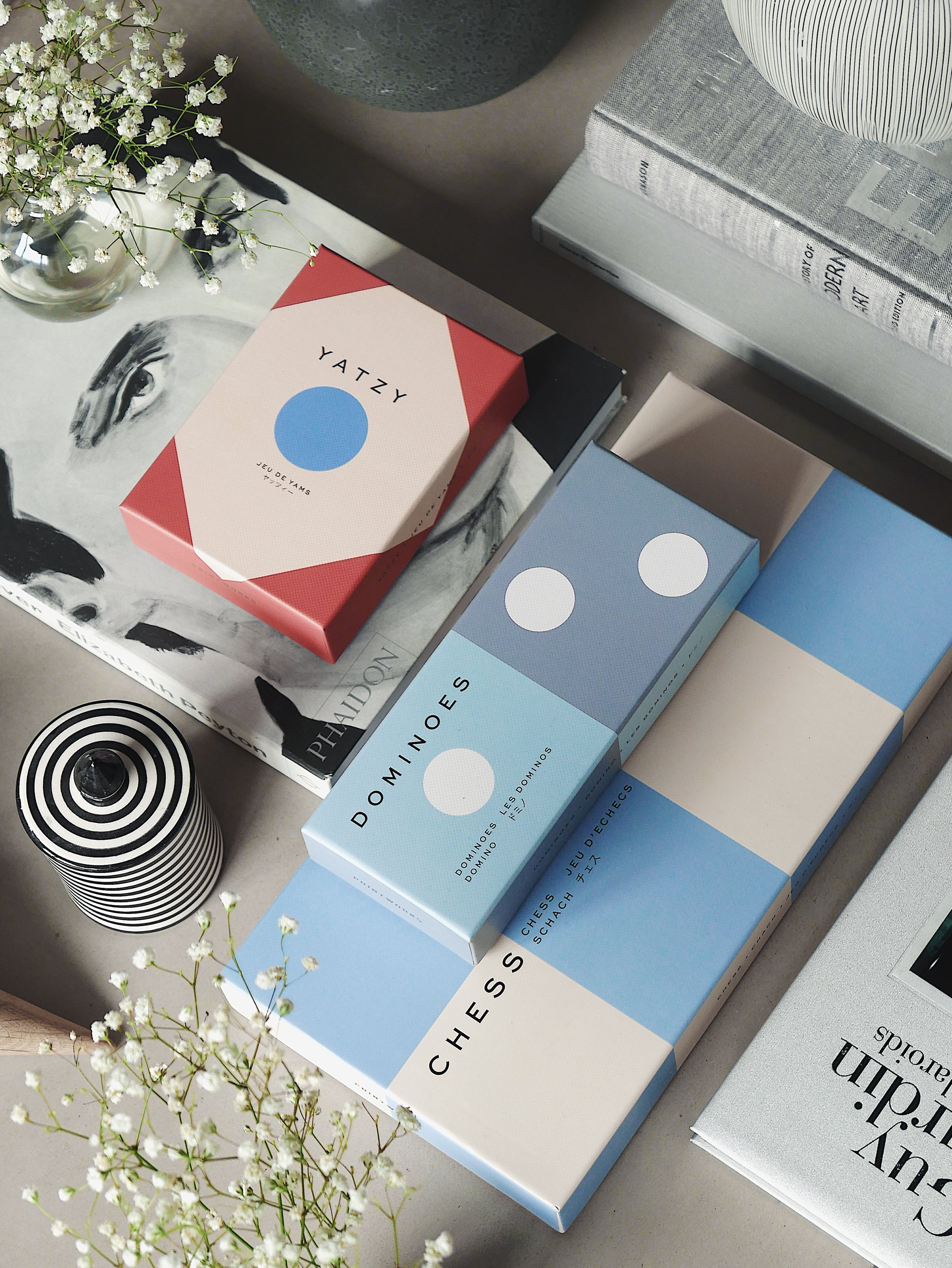 Súprava na hranie šachu PLAY CHESS modrá s bielou