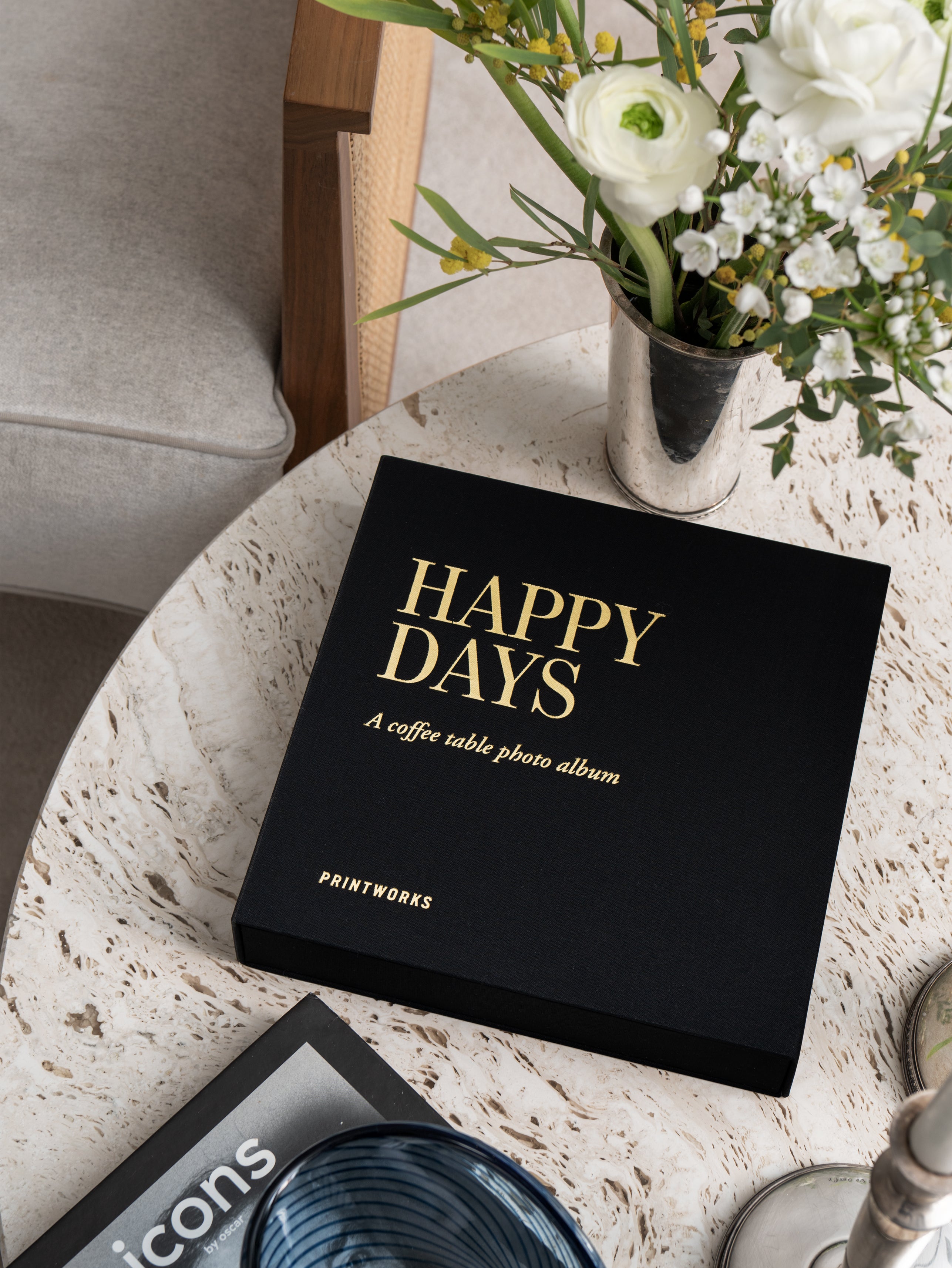 HAPPY DAYS black photo album with gold