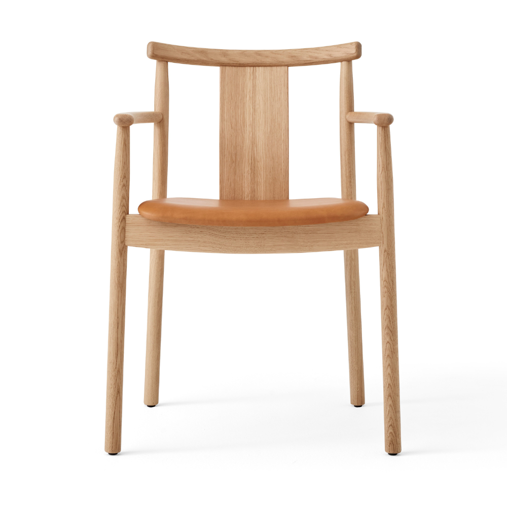 MERKUR chair in oak wood with cognac leather seat