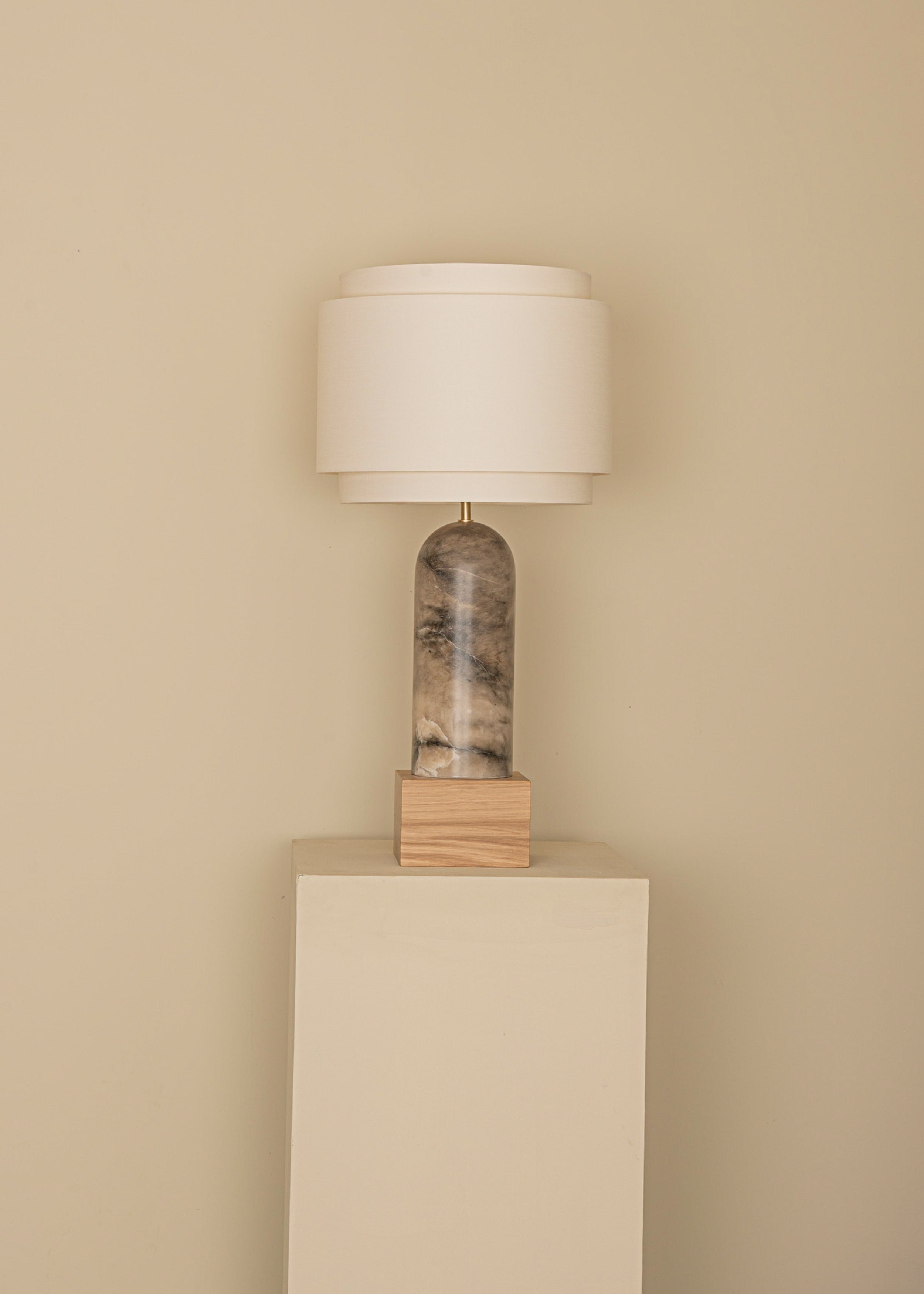 Stolná lampa PURA KELO DOUBLE tmavý béžový alabaster