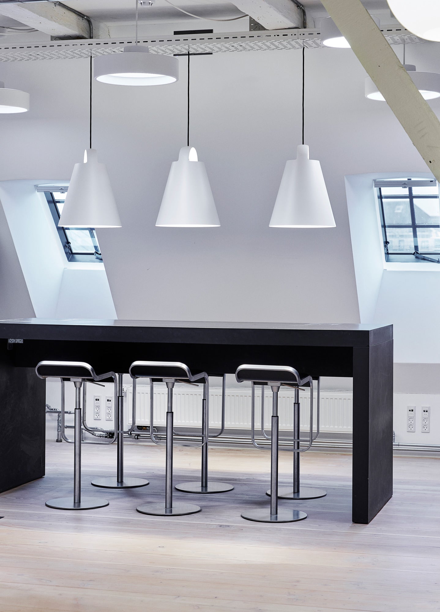 Závesná lampa ABOVE biela