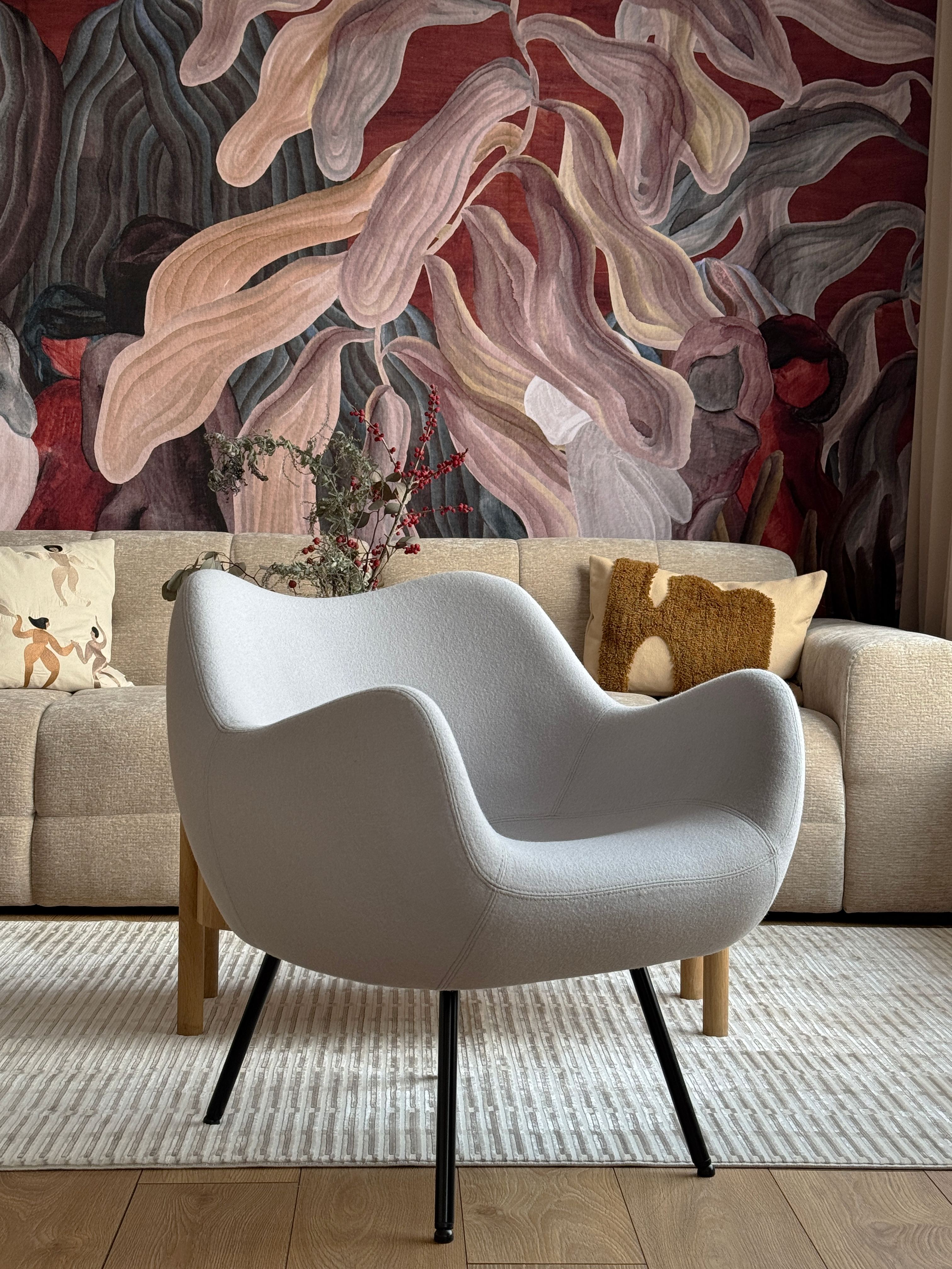 Fotel RM58 KLASICKÝ MÄKKÝ béžový