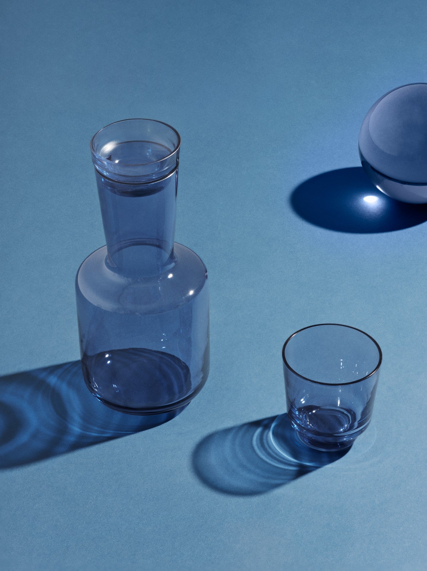 RAISE Dark Blue Carafe
