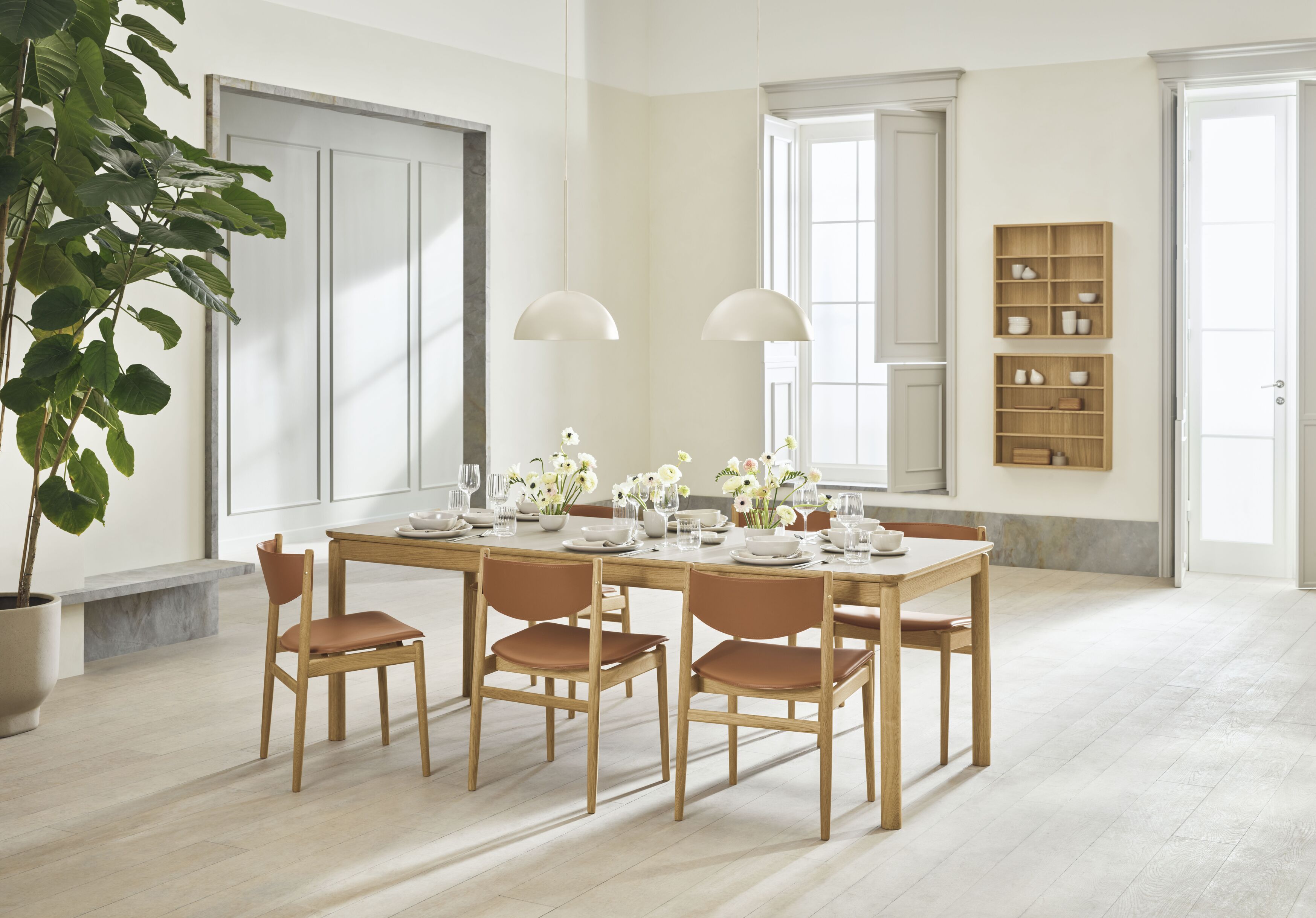 Stôl RONYA dubový dyha s dubovou základňou