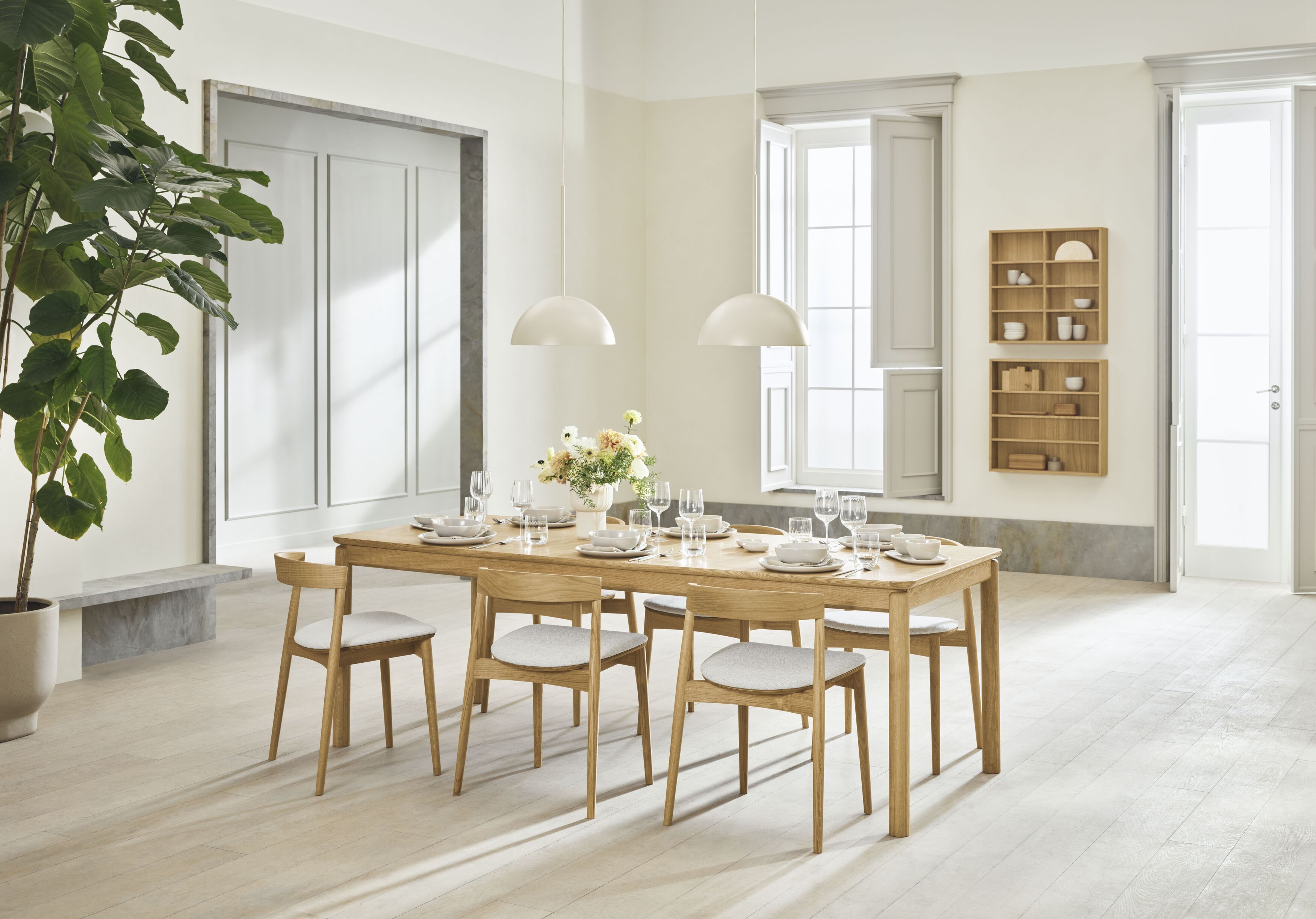 Stôl RONYA dubový dyha s dubovou základňou