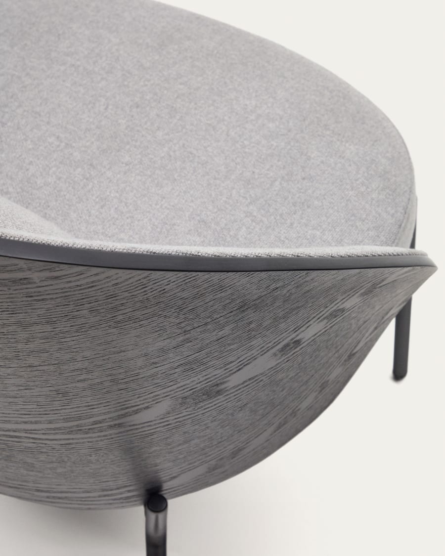 Fotel EAMY svetlosivý s čiernym povrchom