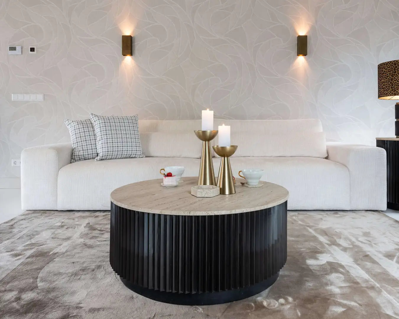 Round coffee table HAMPTON black with a travertine top