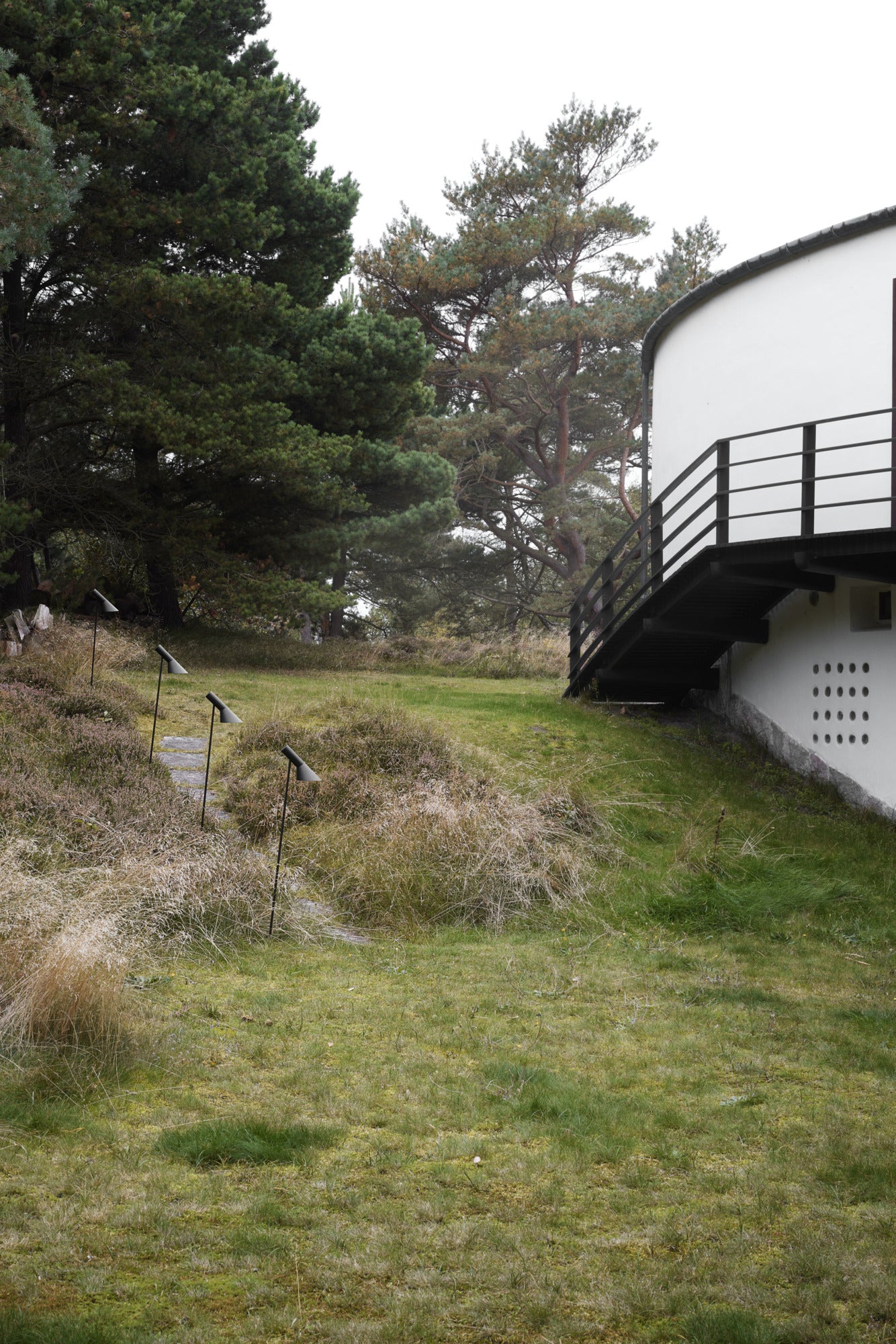 Stojaca vonkajšia lampa AJ čierna