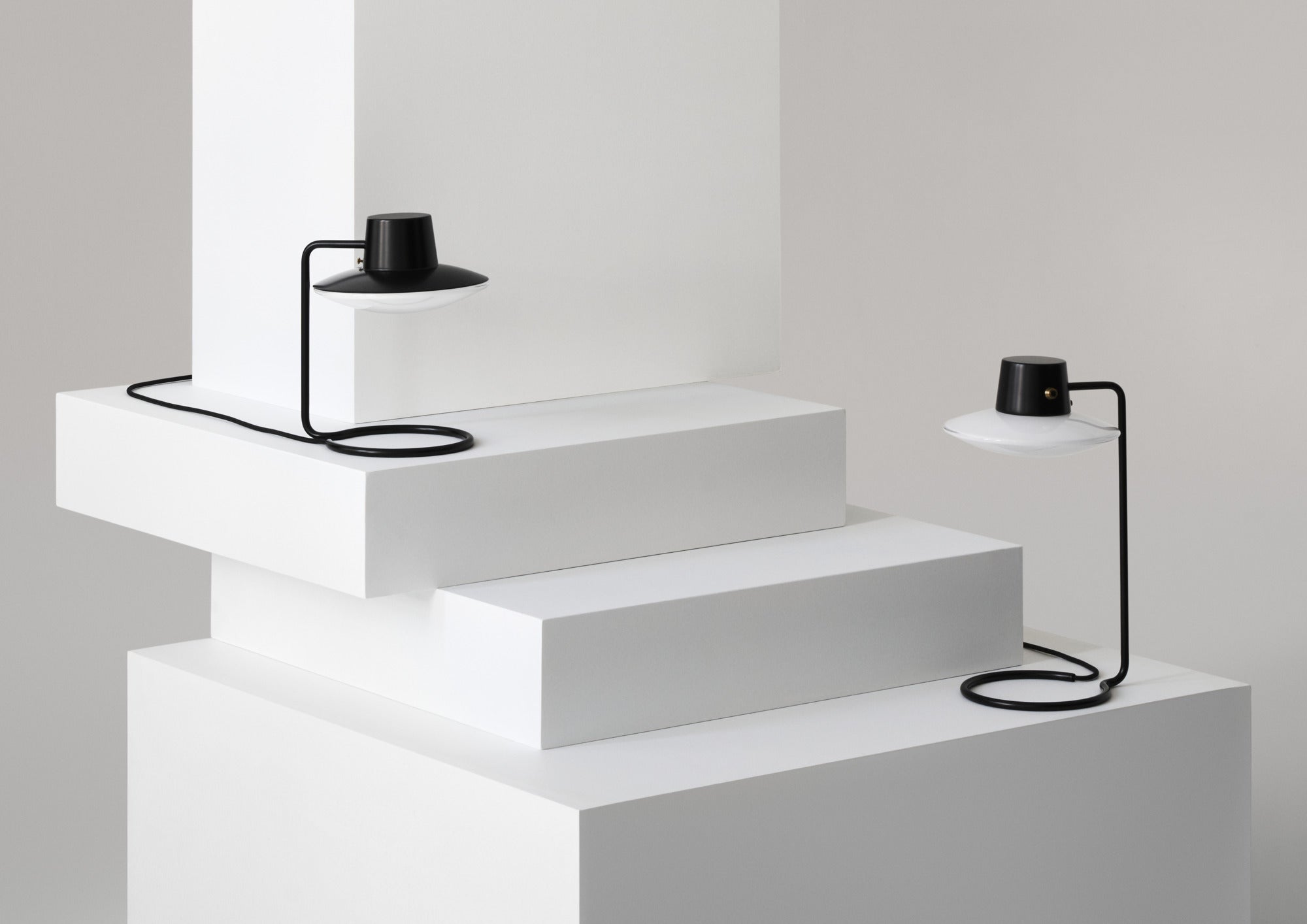 Stolná lampa AJ OXFORD čierna