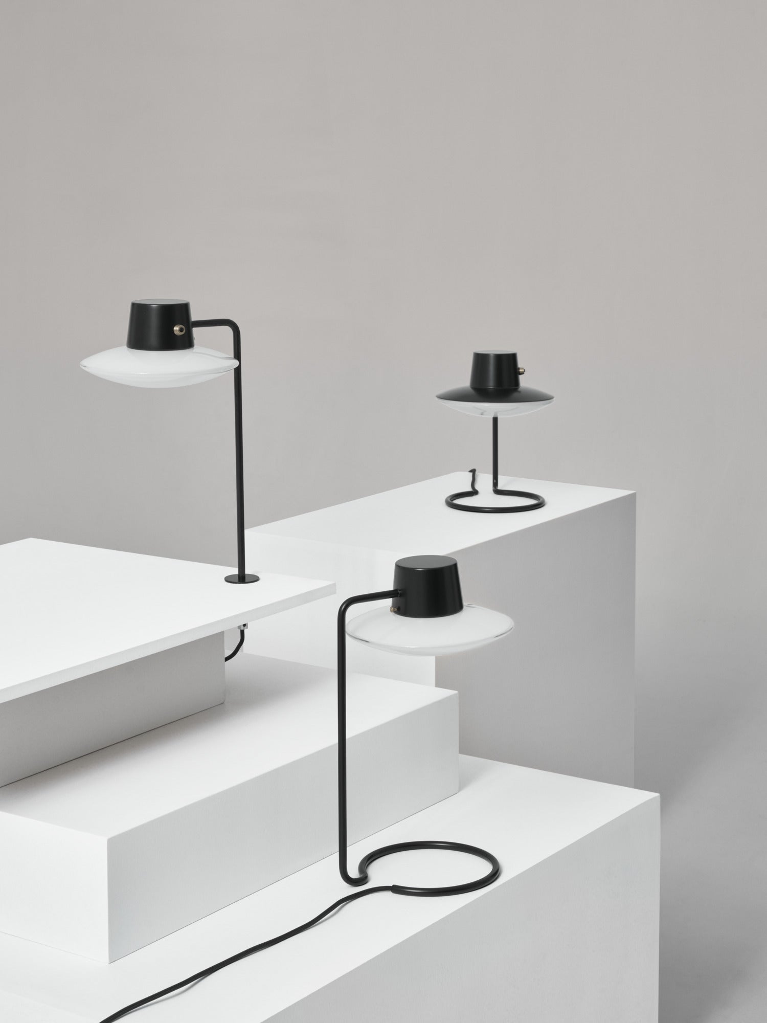 Stolná lampa AJ OXFORD čierna