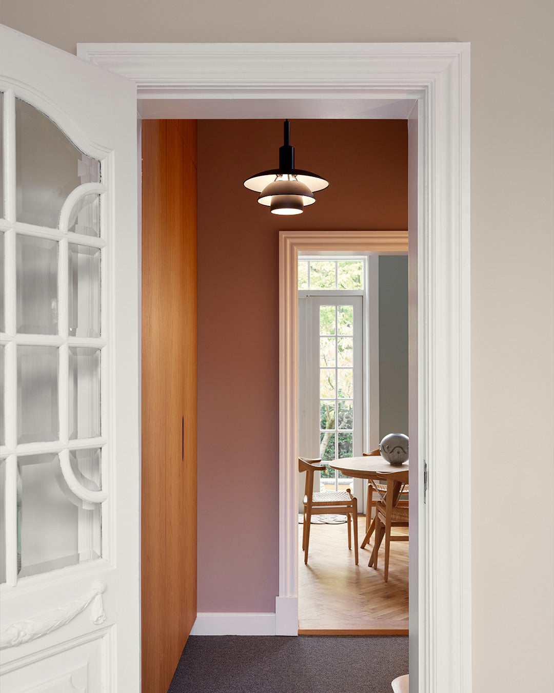 Závesná lampa PH 3/3 biela s čiernym matným povrchom