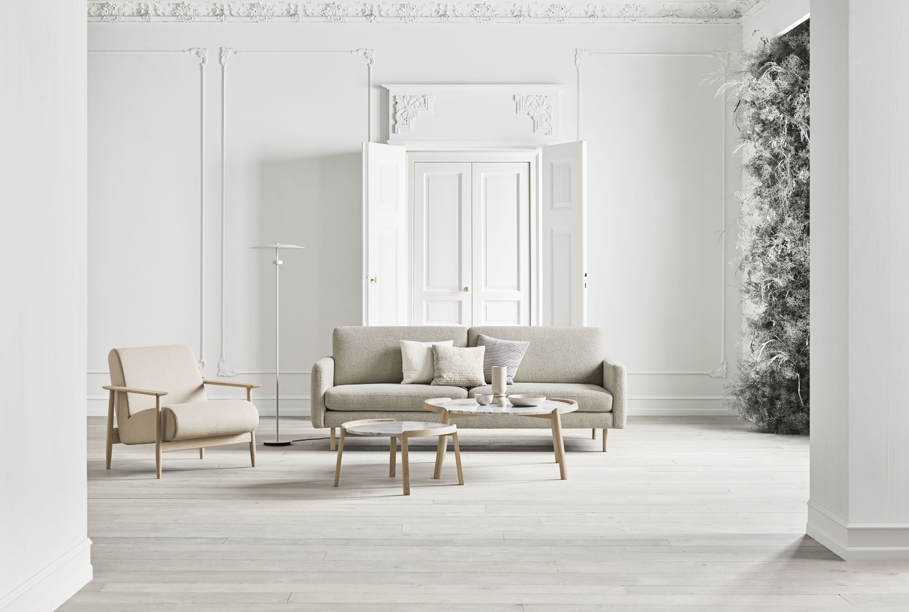 Sofa 3-osobová SCANDINAVIA REMIX s podstavou z bieleného dubového dreva