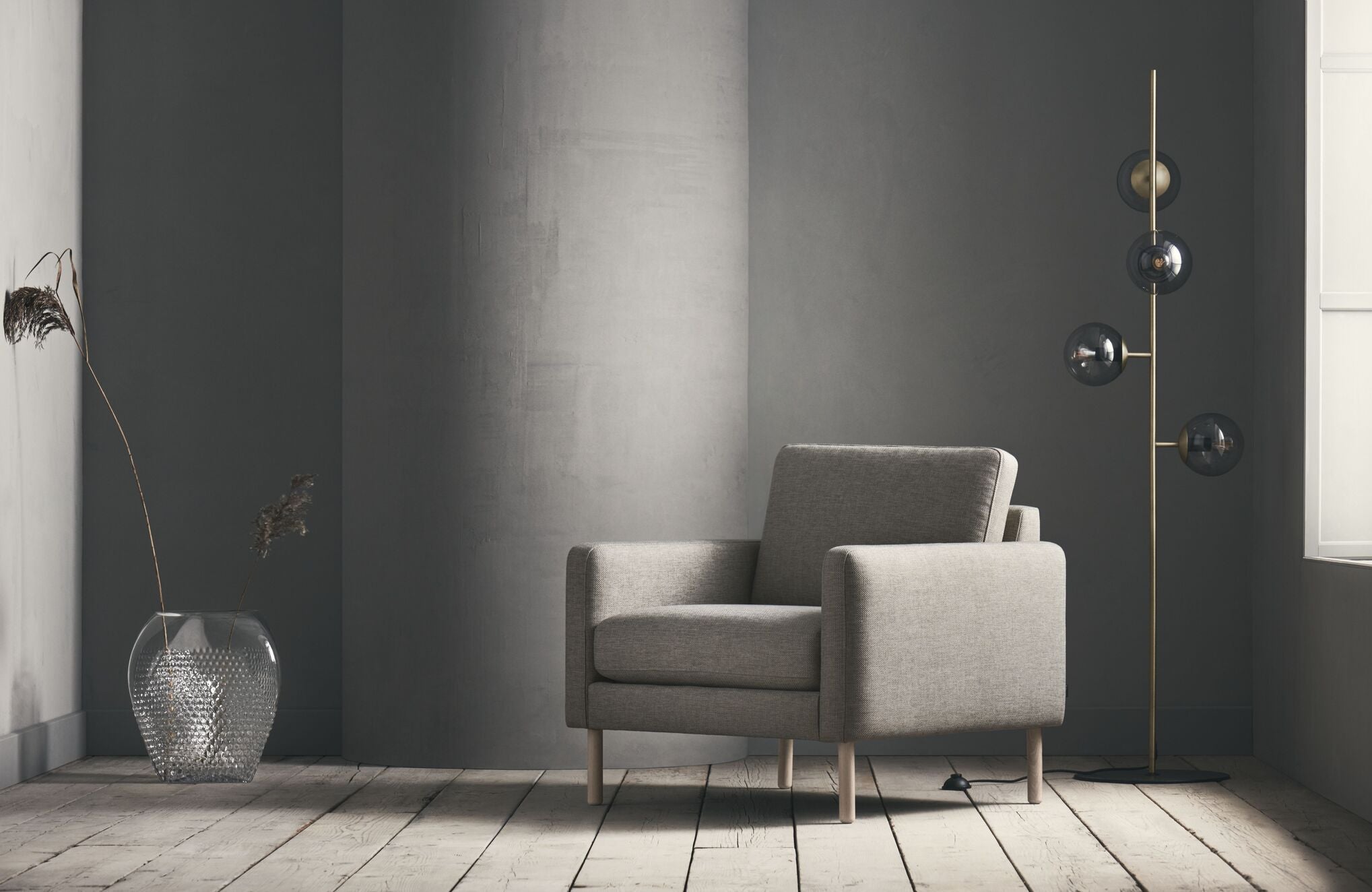 Váza BRAMBLE tmavé sklo