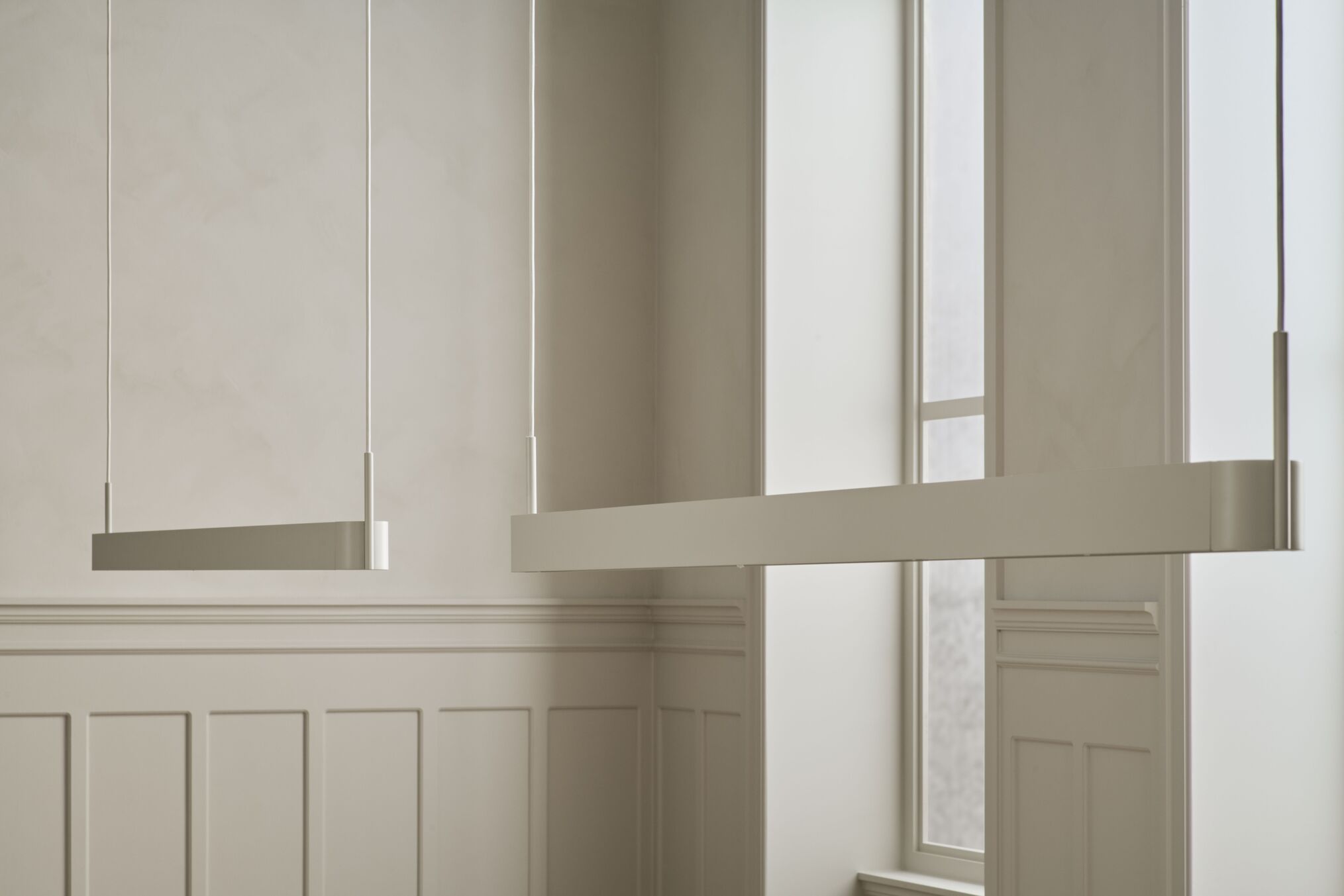 Závesná lampa SCRIBE šedá