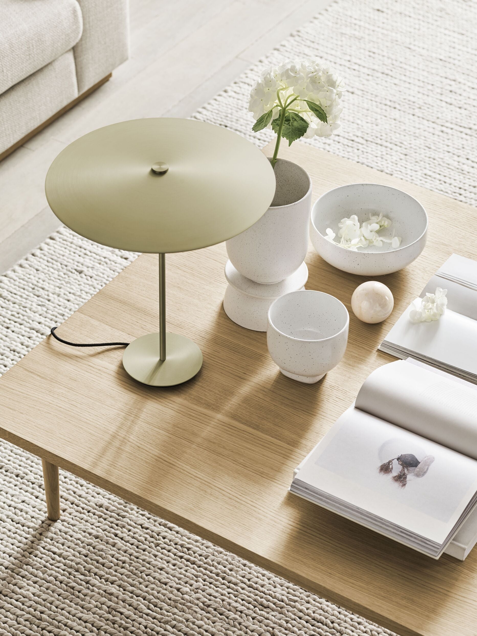 Stolná lampa REFLECTION čierna