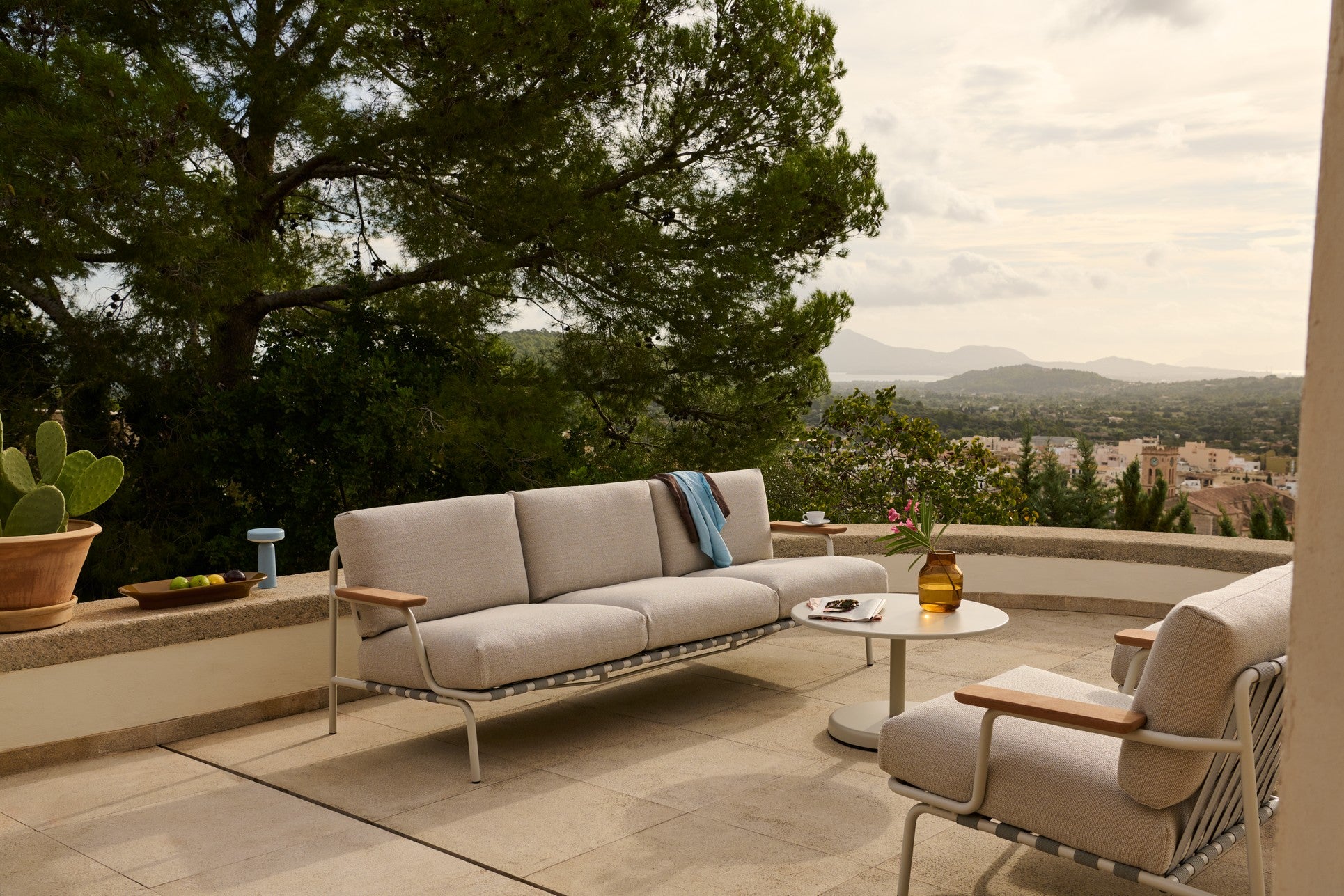 Outdoor 3-Seater Sofa with Armrests SETTLE Light Gray with Gray Base [Amelia]