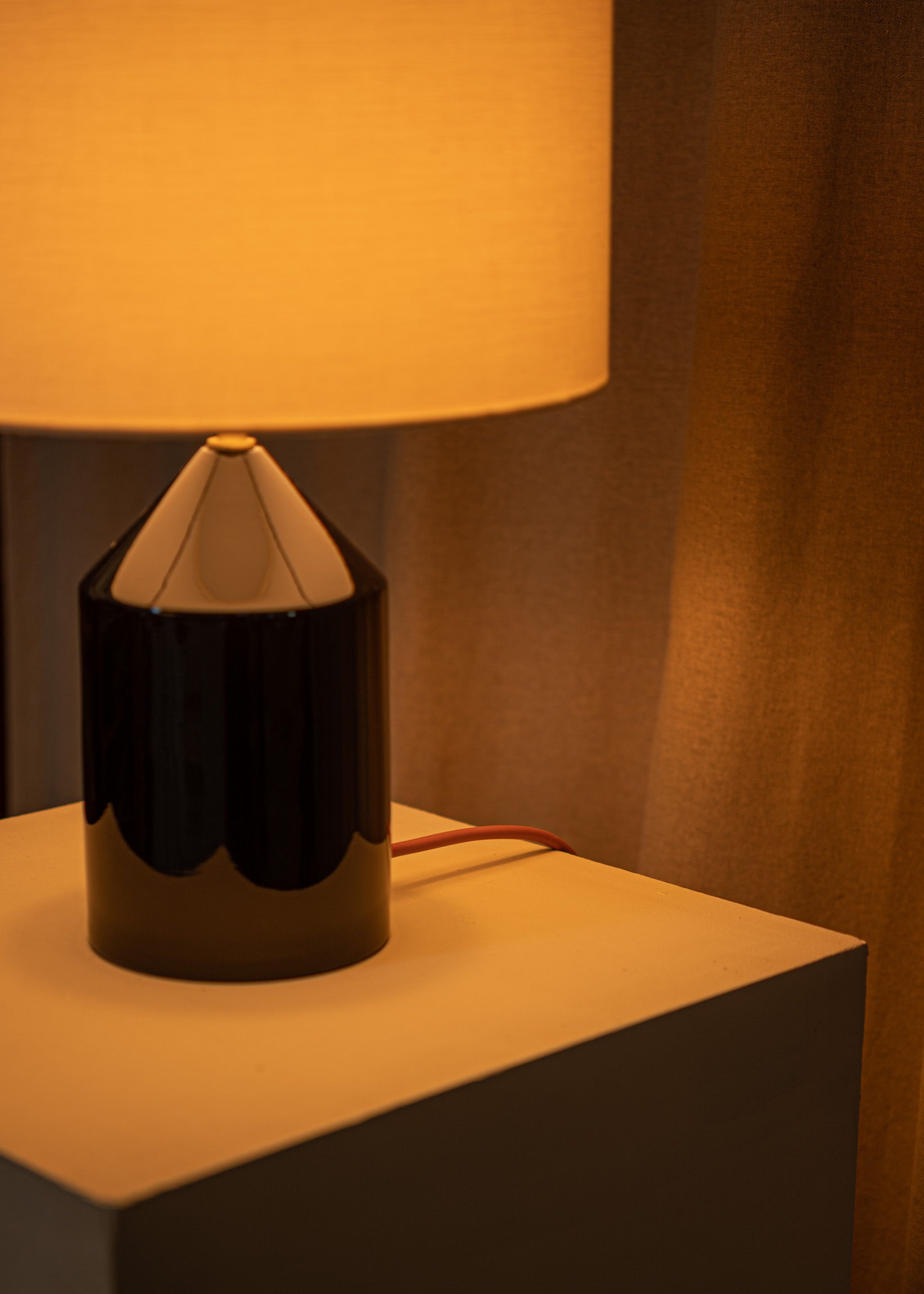 Keramická stolná lampa JOSEF čierna