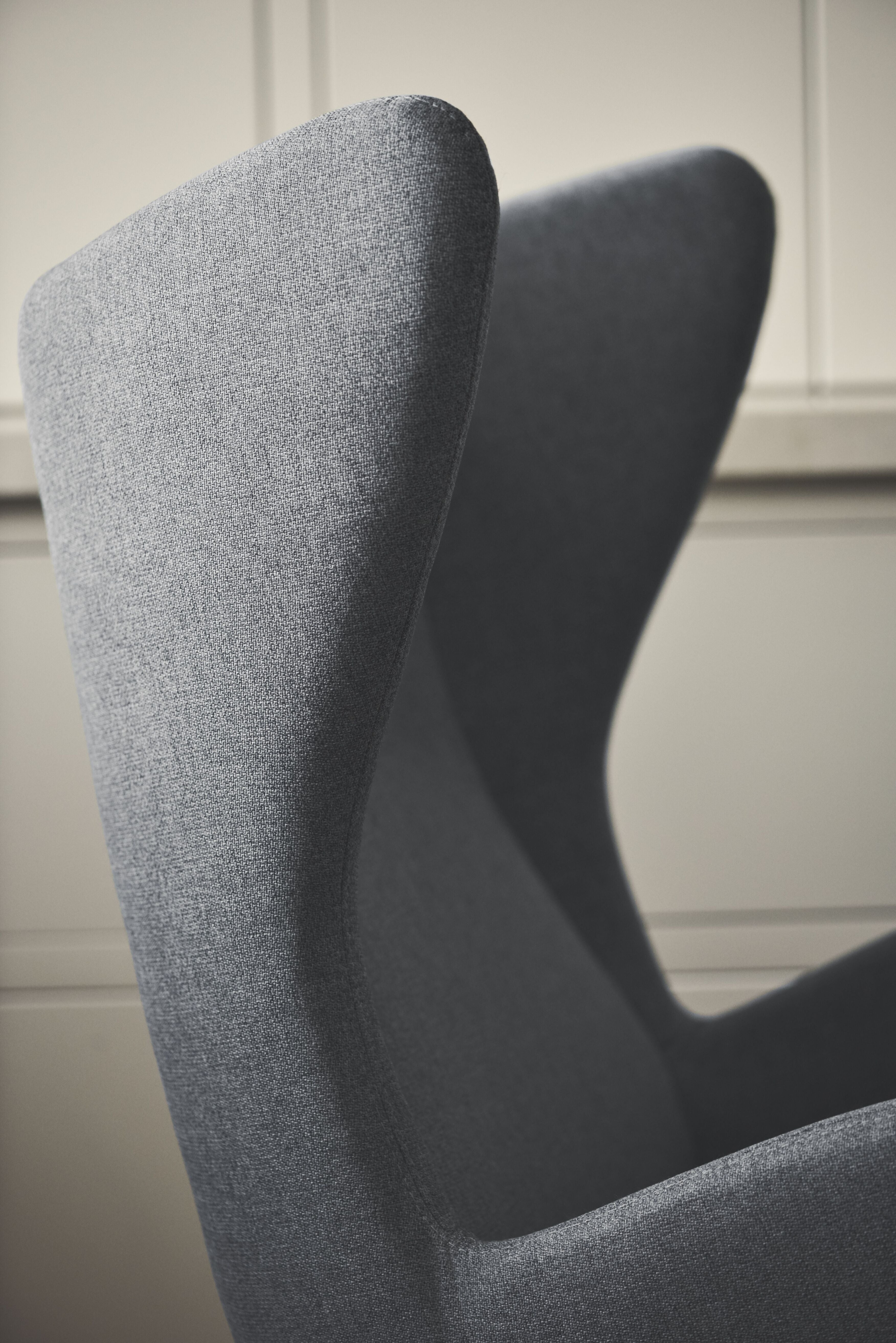 Kreslo SOLO KURÁTOROVO VYDANIE krémový podstavec