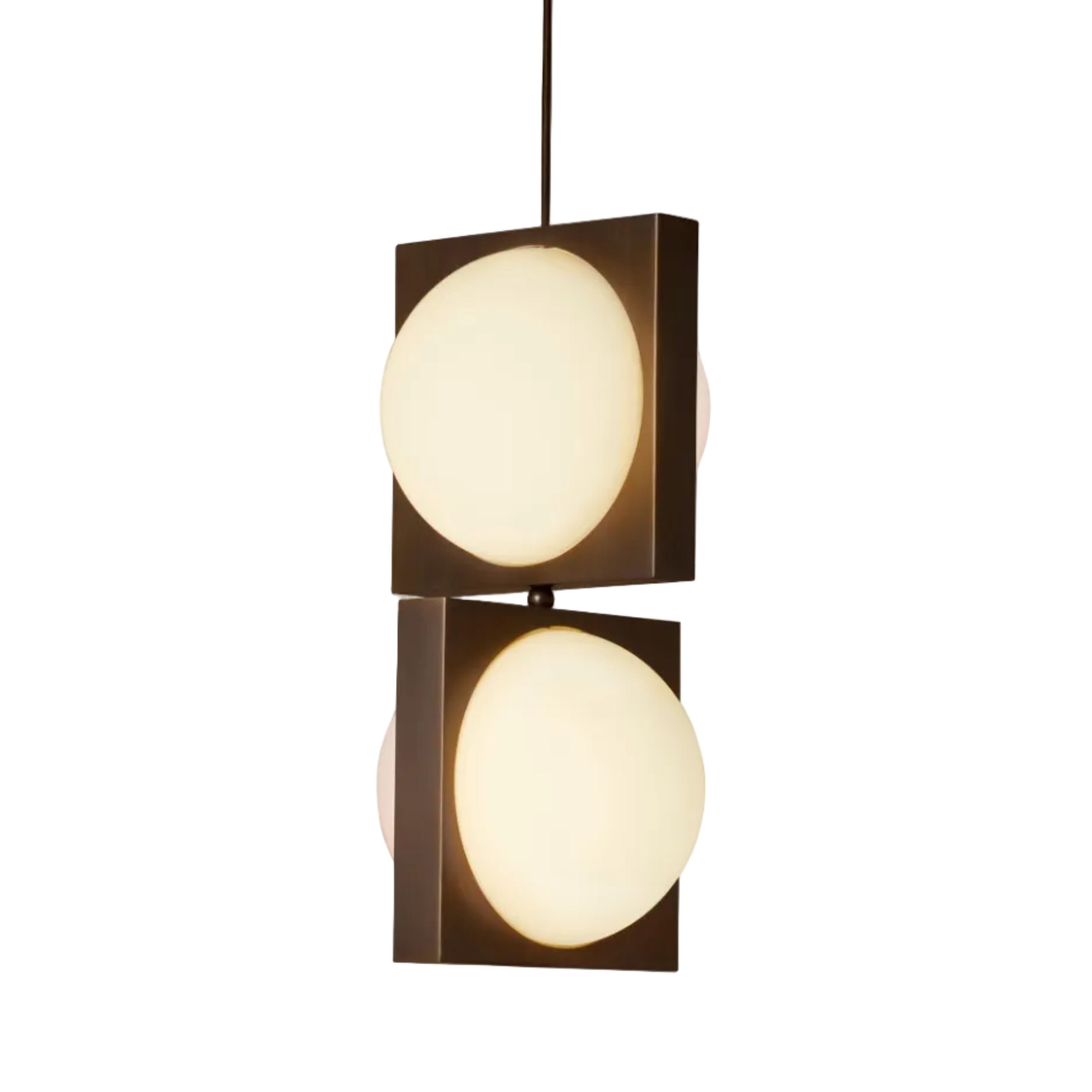 Lampa visiacá SOLSTICE DUO s opálovým tienidlom a čierneným mosadzom