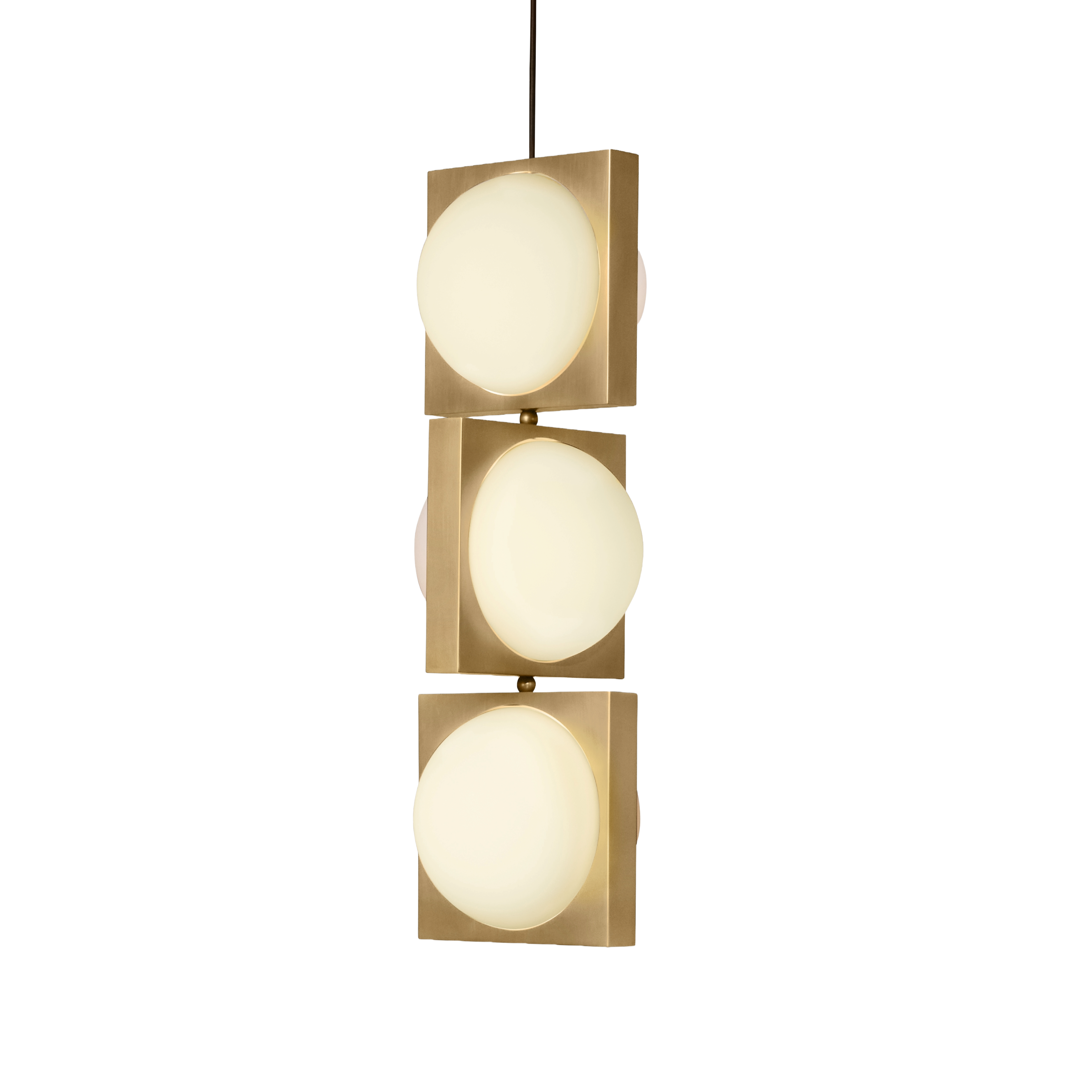 Lusterko visící SOLSTICE TRIO s opálovým stínidlem a mosaznými detailmi