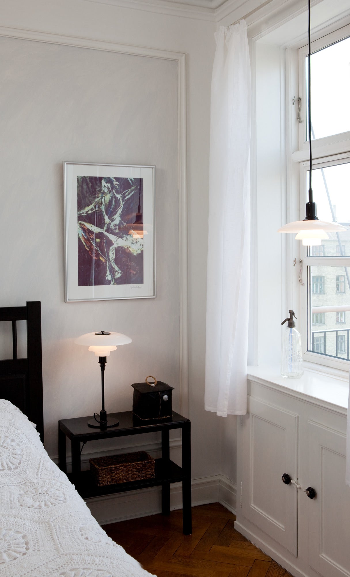 PH 3/2 table lamp white with black base