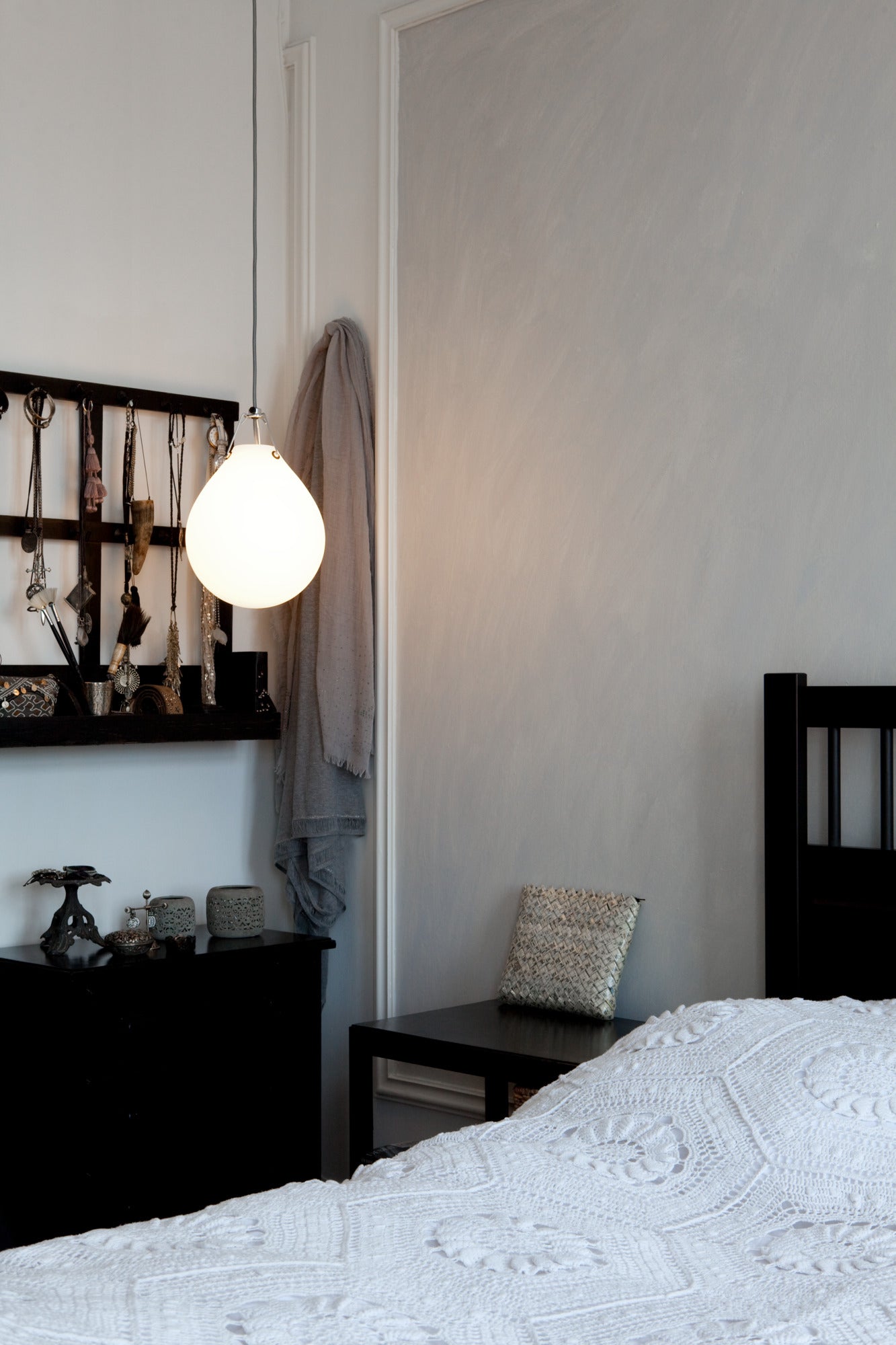 MOSER white pendant lamp