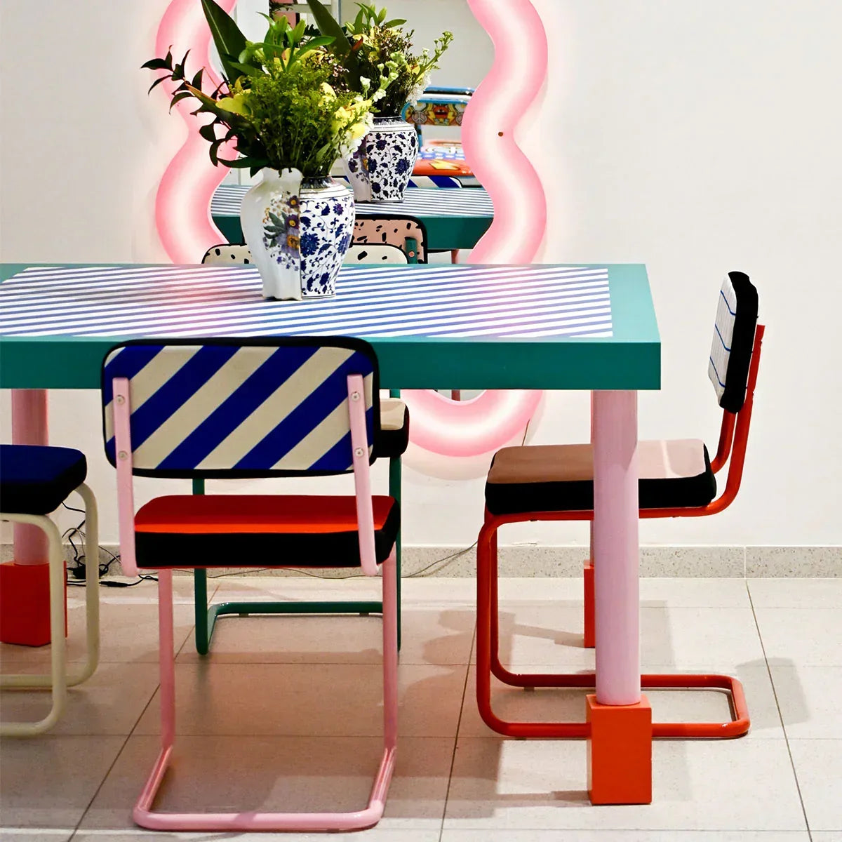 Square Table SUPERSQUARE BLUE STRIPES blue with pink base