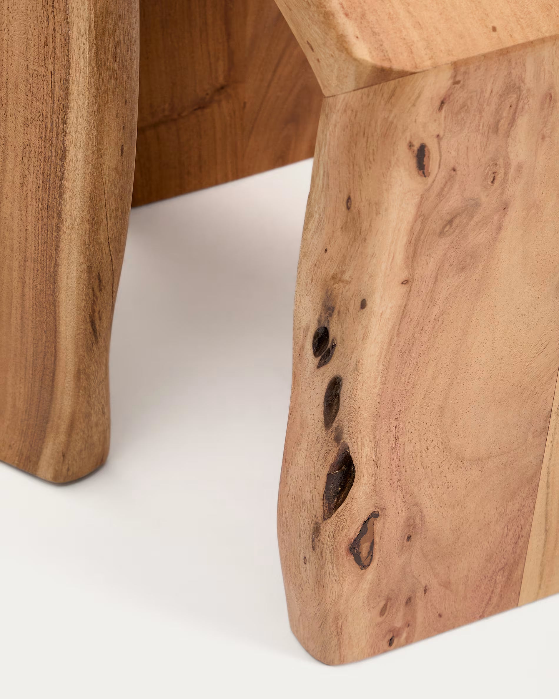 Súprava stolíkov LOMIRI z masívneho akáciového dreva