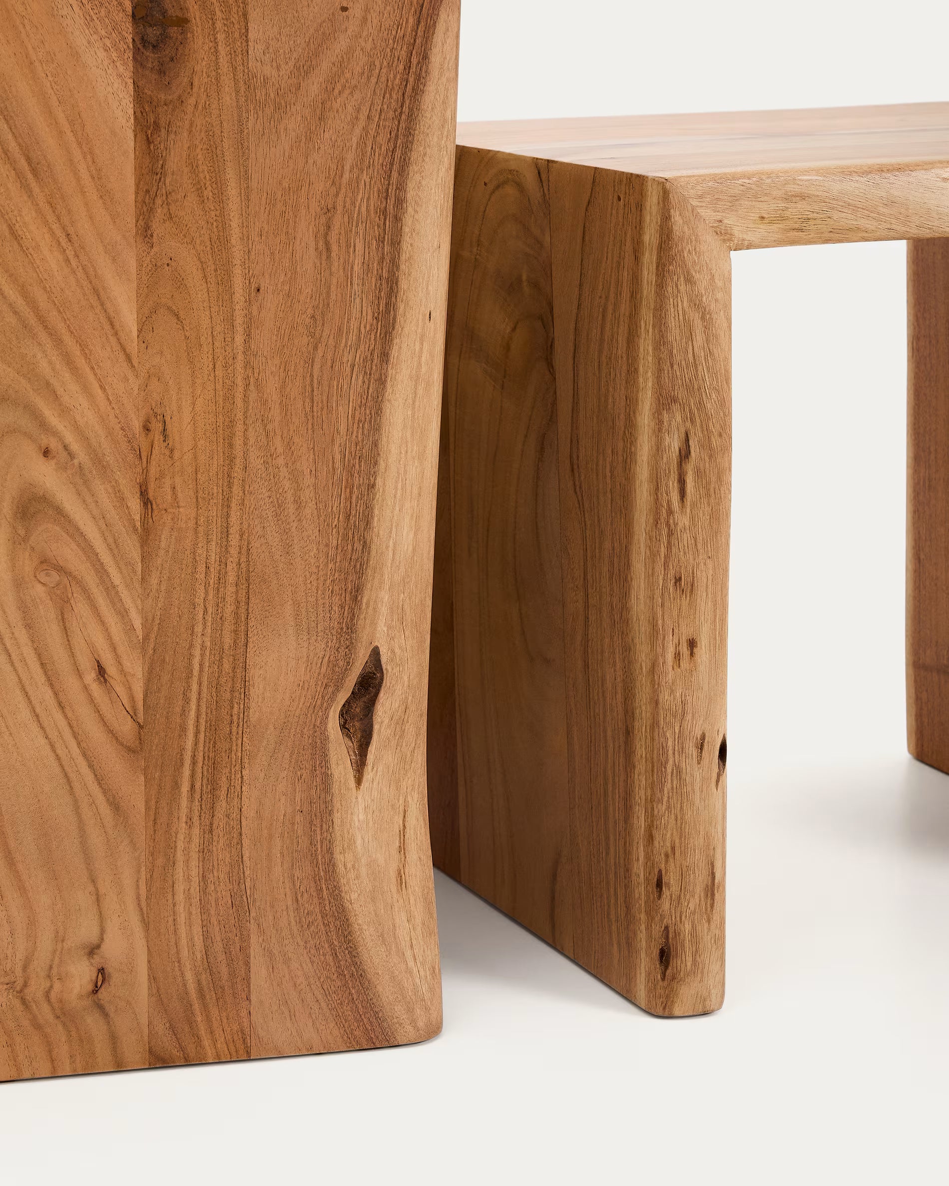 Súprava stolíkov LOMIRI z masívneho akáciového dreva