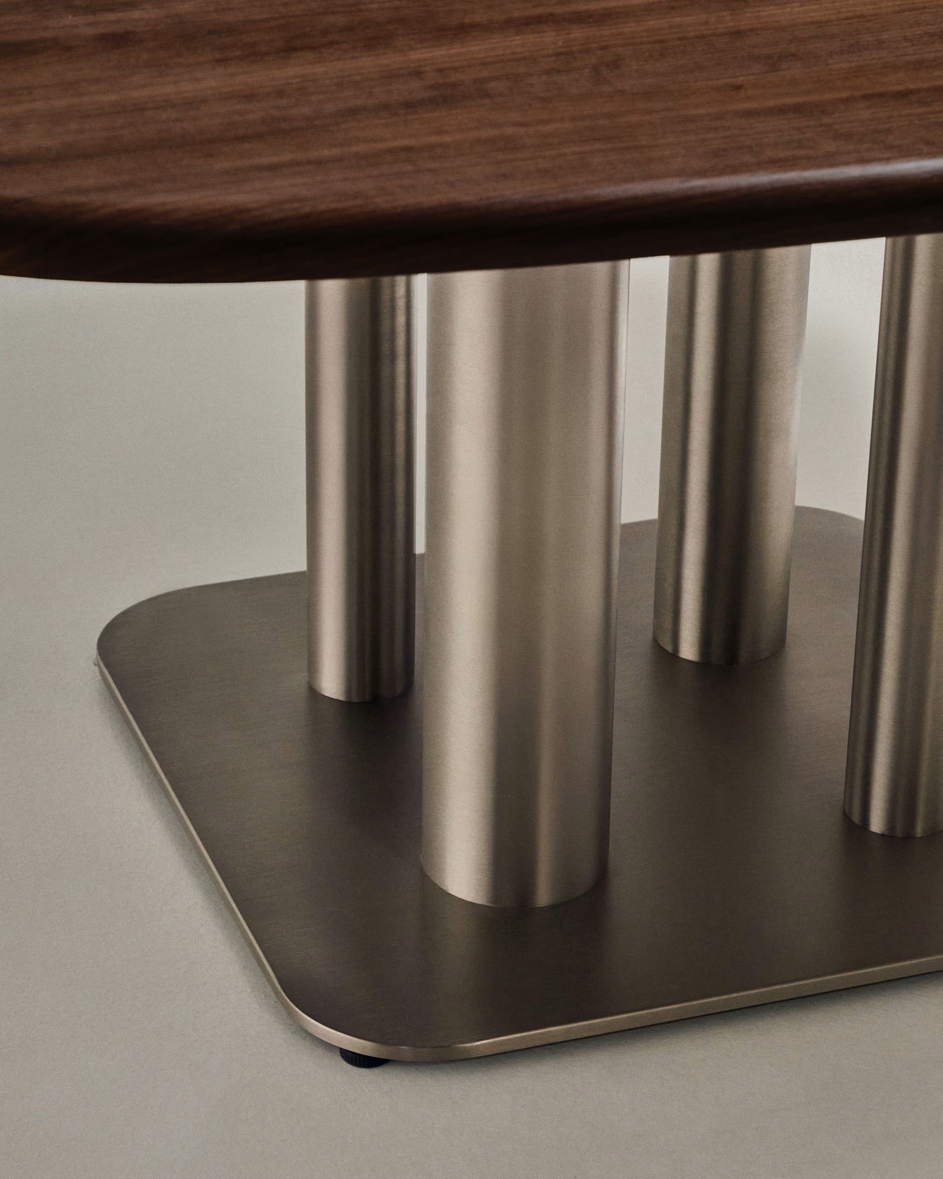 Square table MELVAR walnut veneer with a steel base