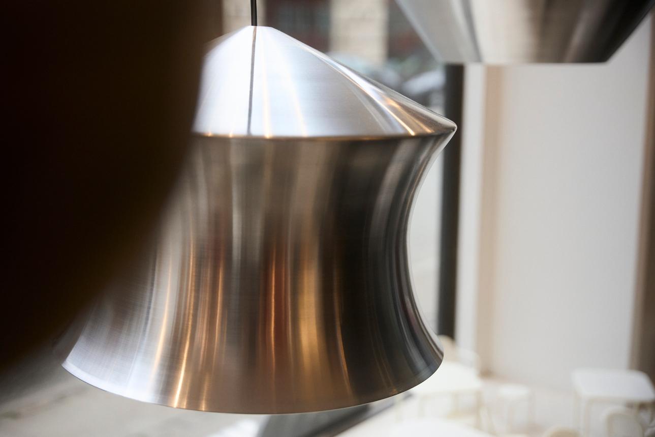 UNBEATEN WAIST silver pendant lamp