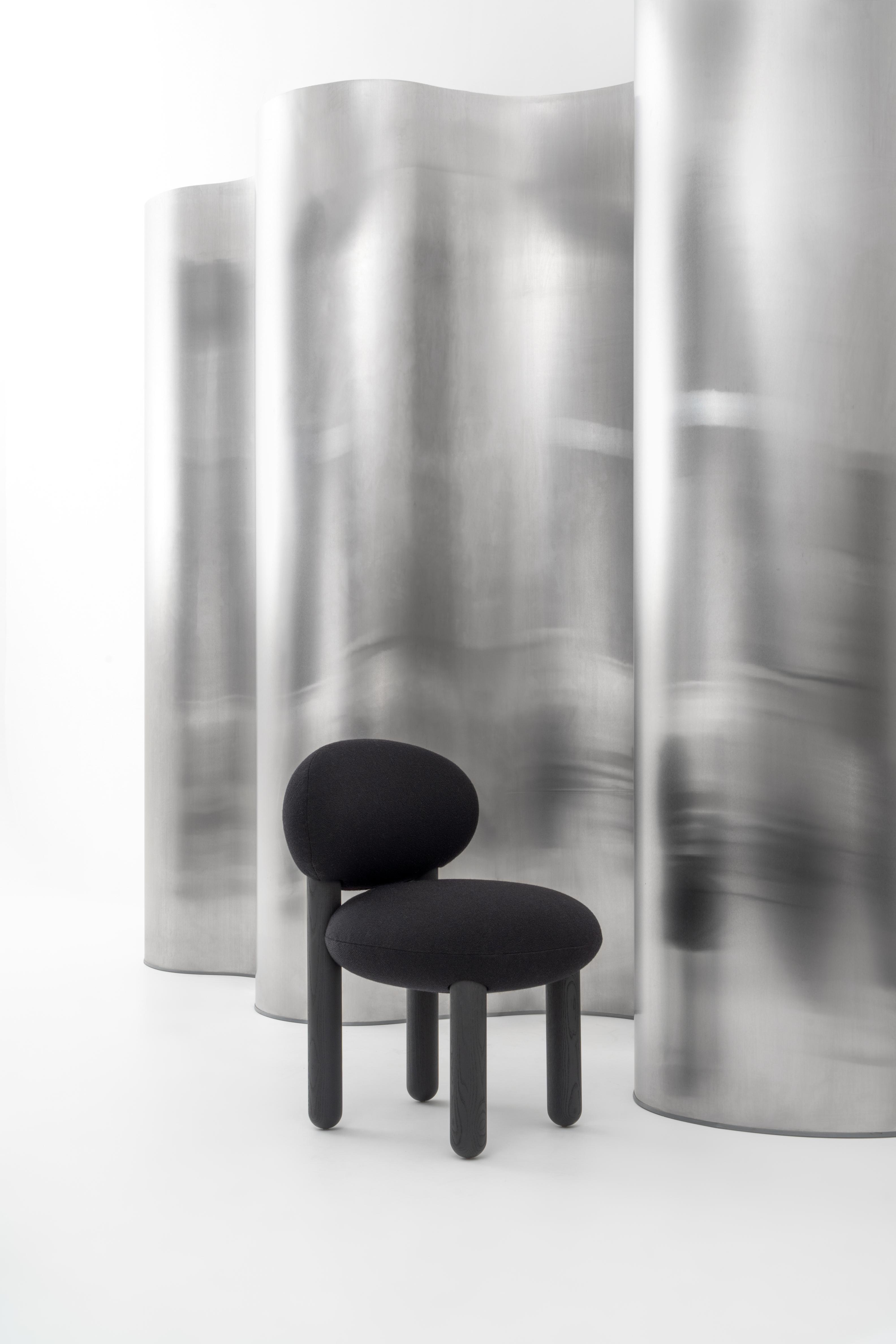 Čalúnená stolička FLOCK CS2 s drevenou základňou