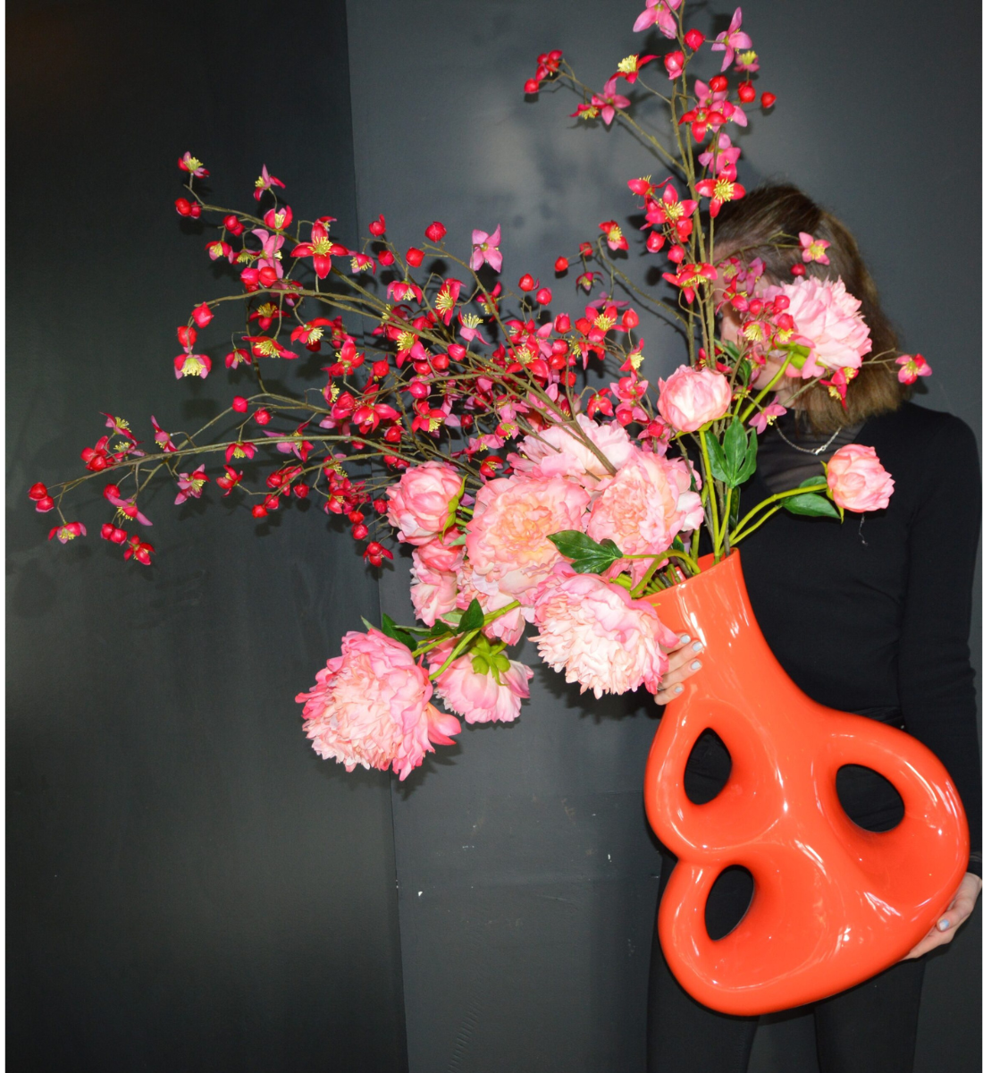 THREE EARS coral red vase