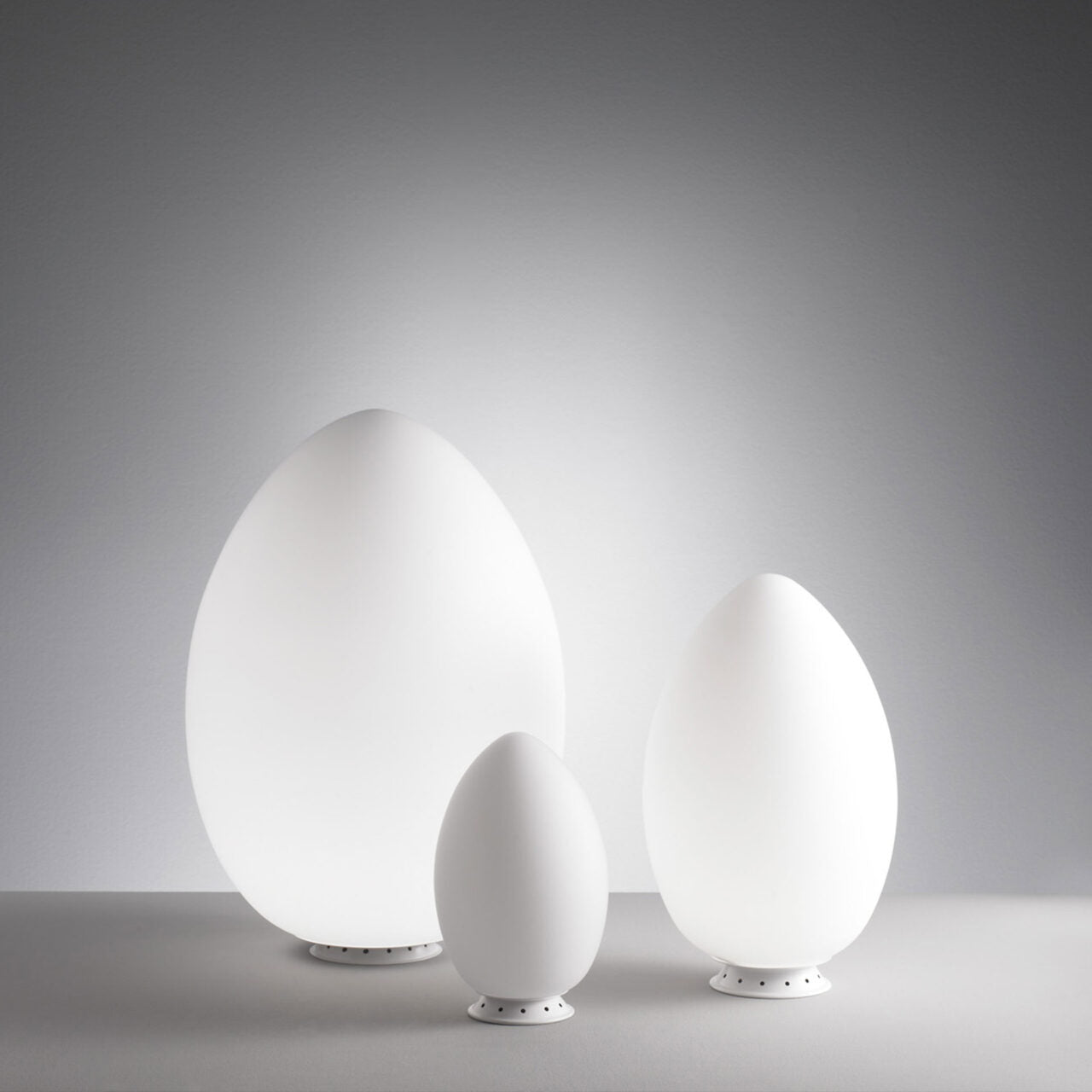 UOVO Table Lamp White Blown Glass