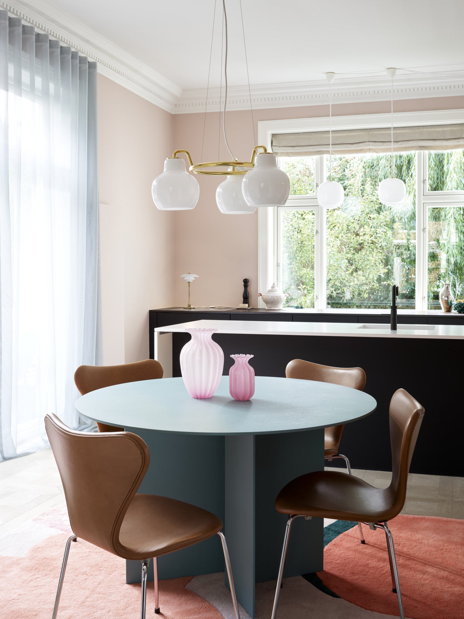 Żyrandol VL RING CROWN biały z mosiężnym wykończeniem