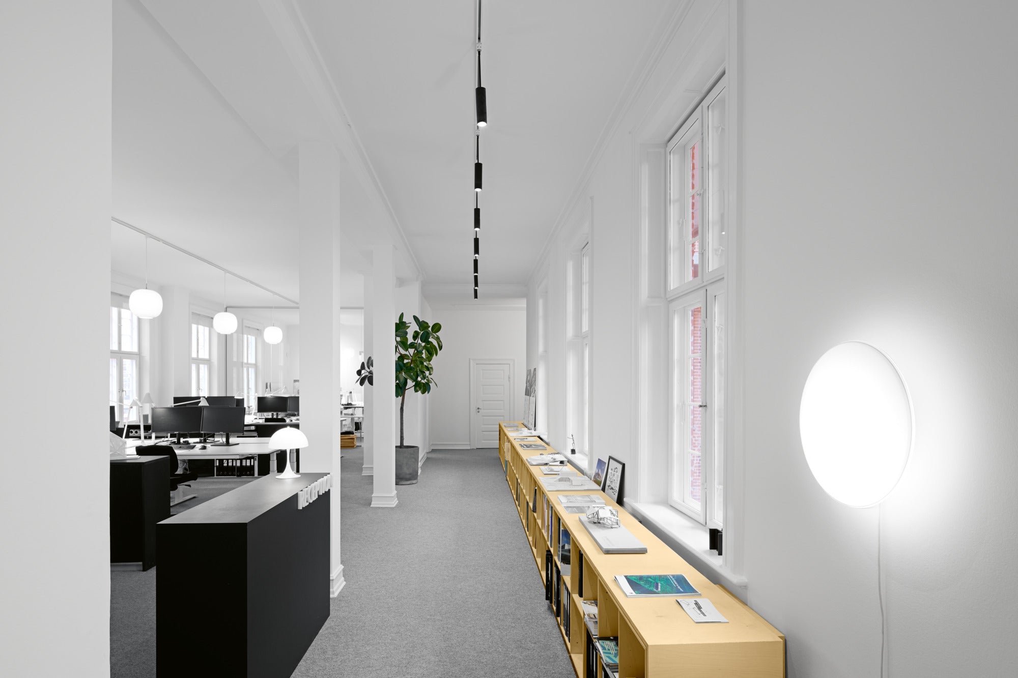 Stolná lampa NJP biela