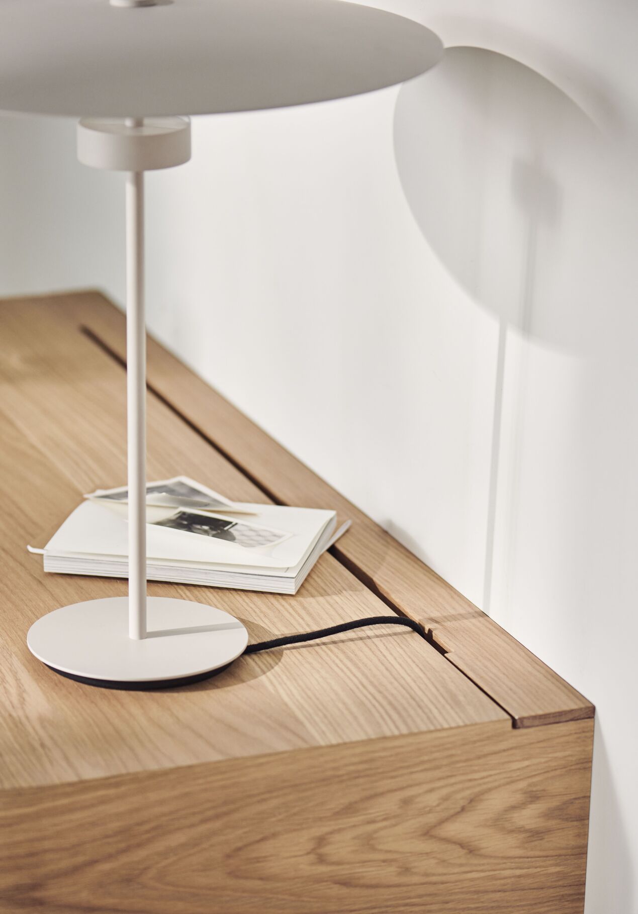 Biurko ścienne VALA bielony fornir dębowy