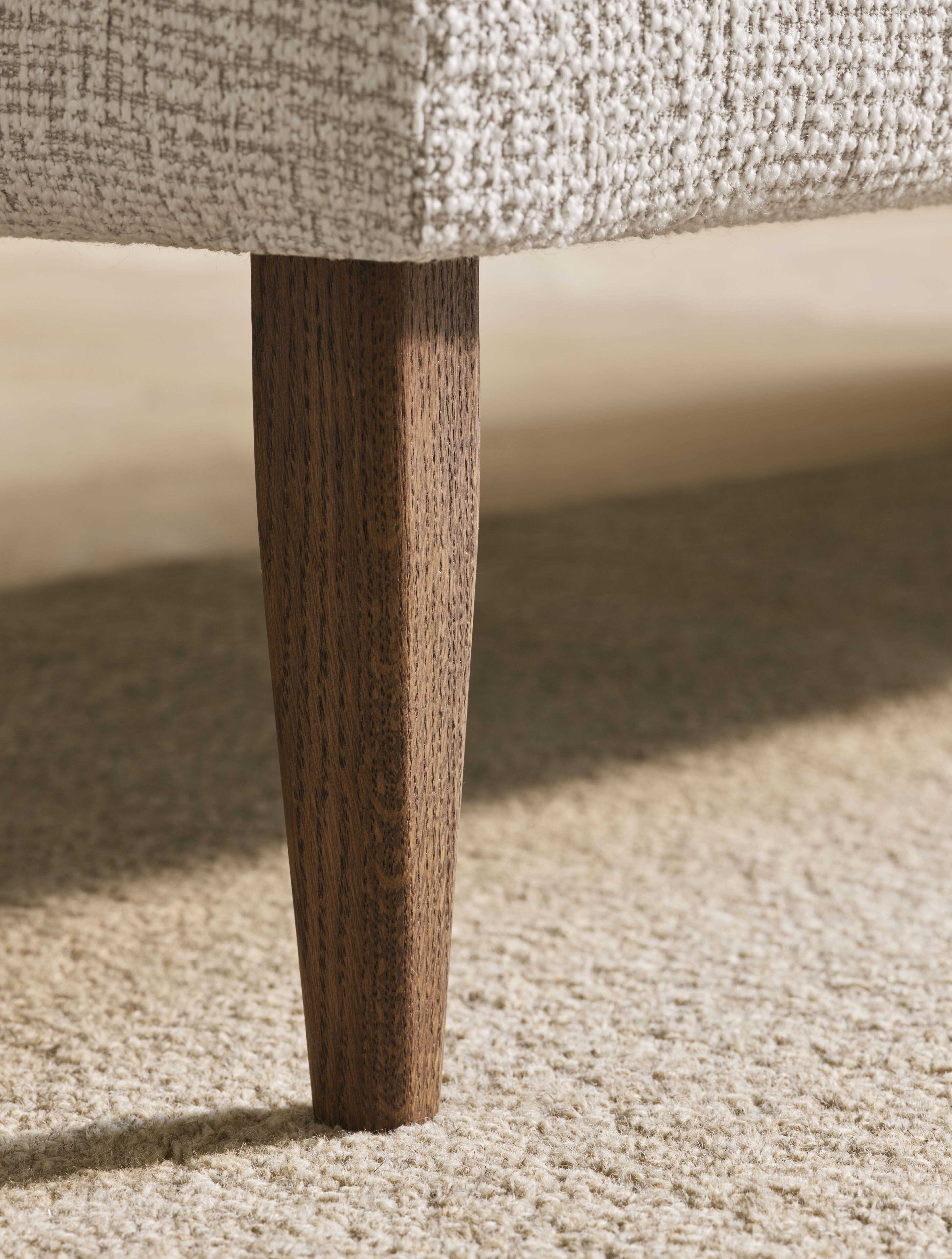 Pohovka pre 4 osoby VENEDA SLIM s dubovým podstavcom