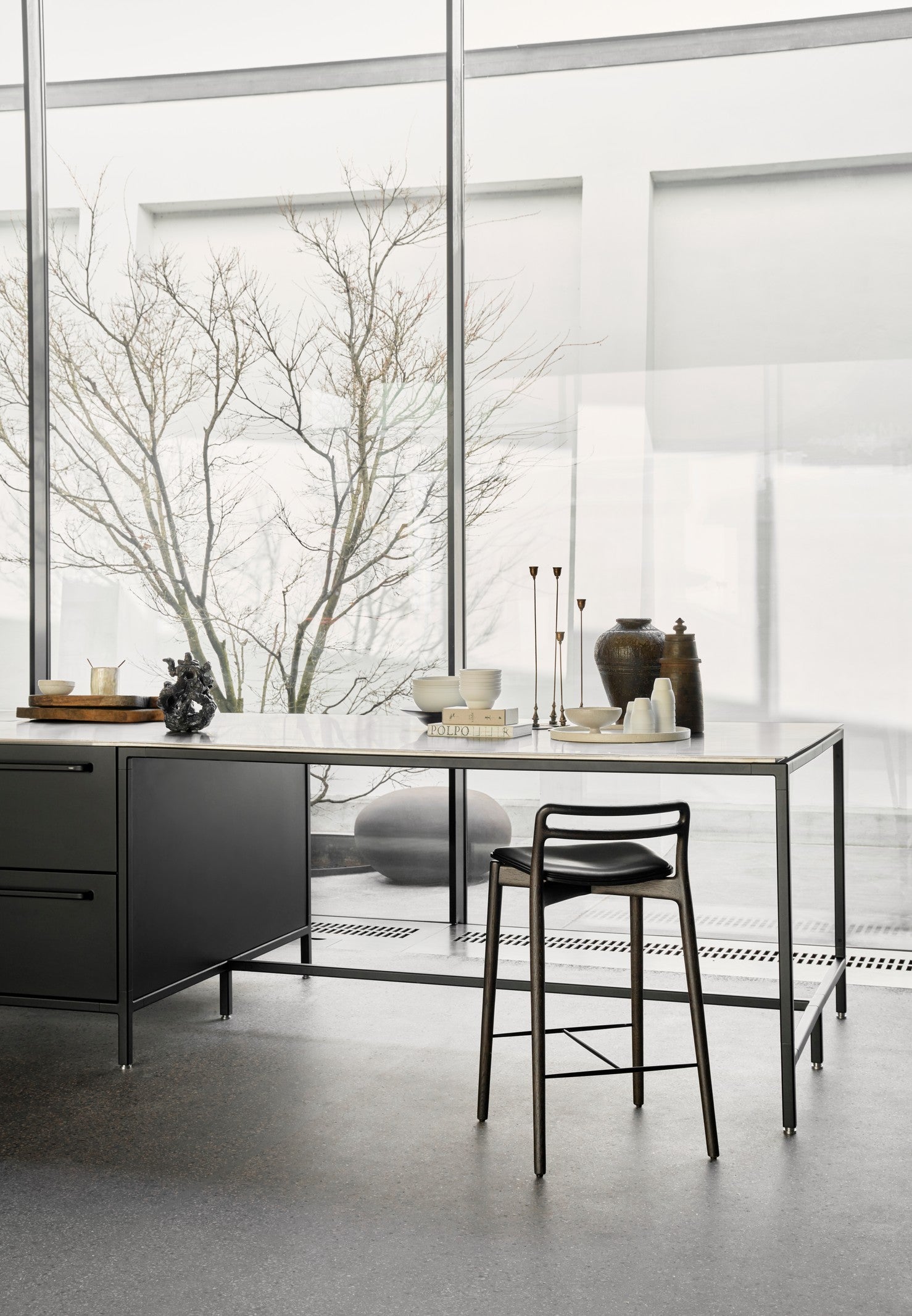 CABIN Stool black leather with dark oak base