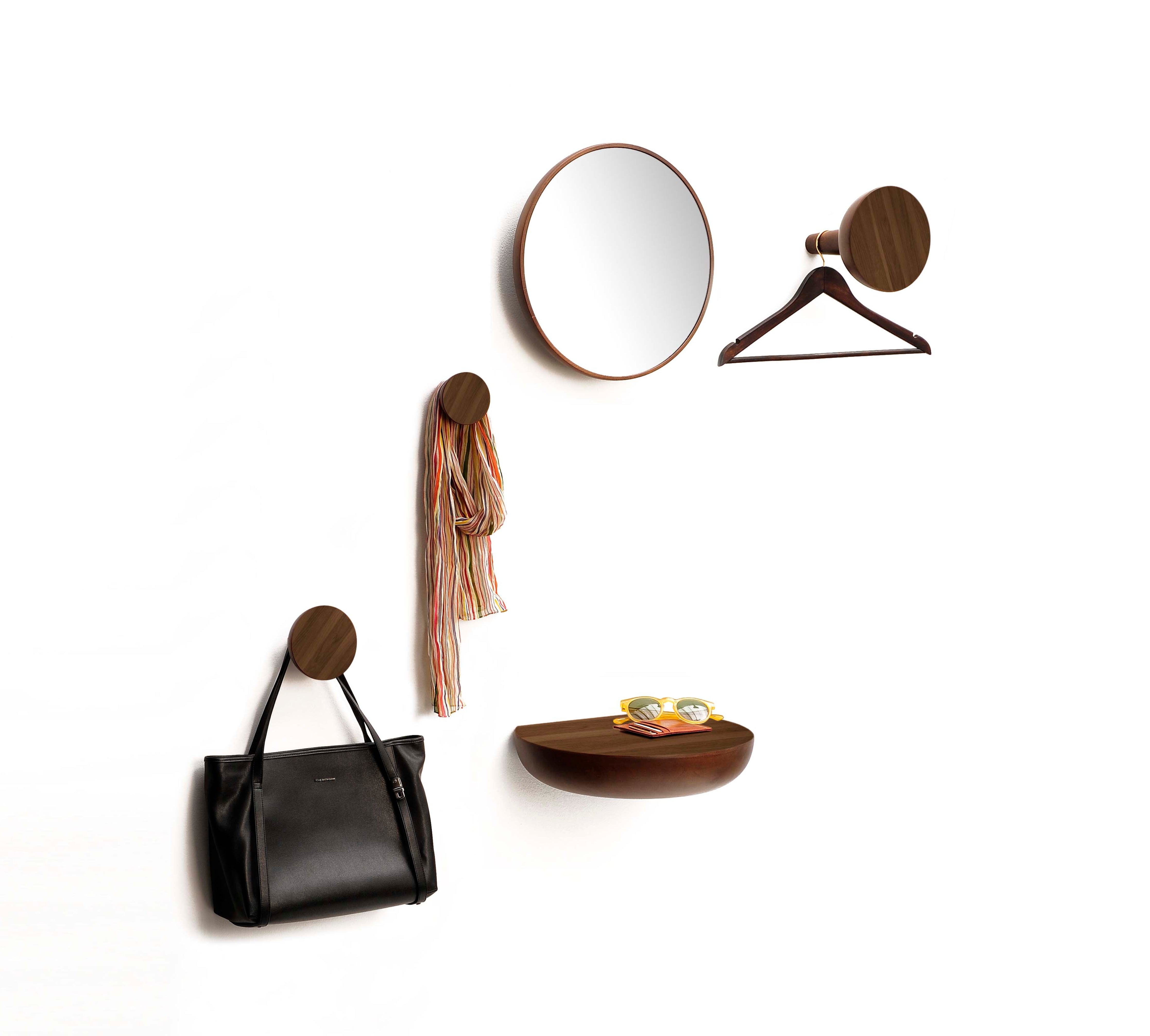 Súprava vešiakov WELCOME orechový dyha