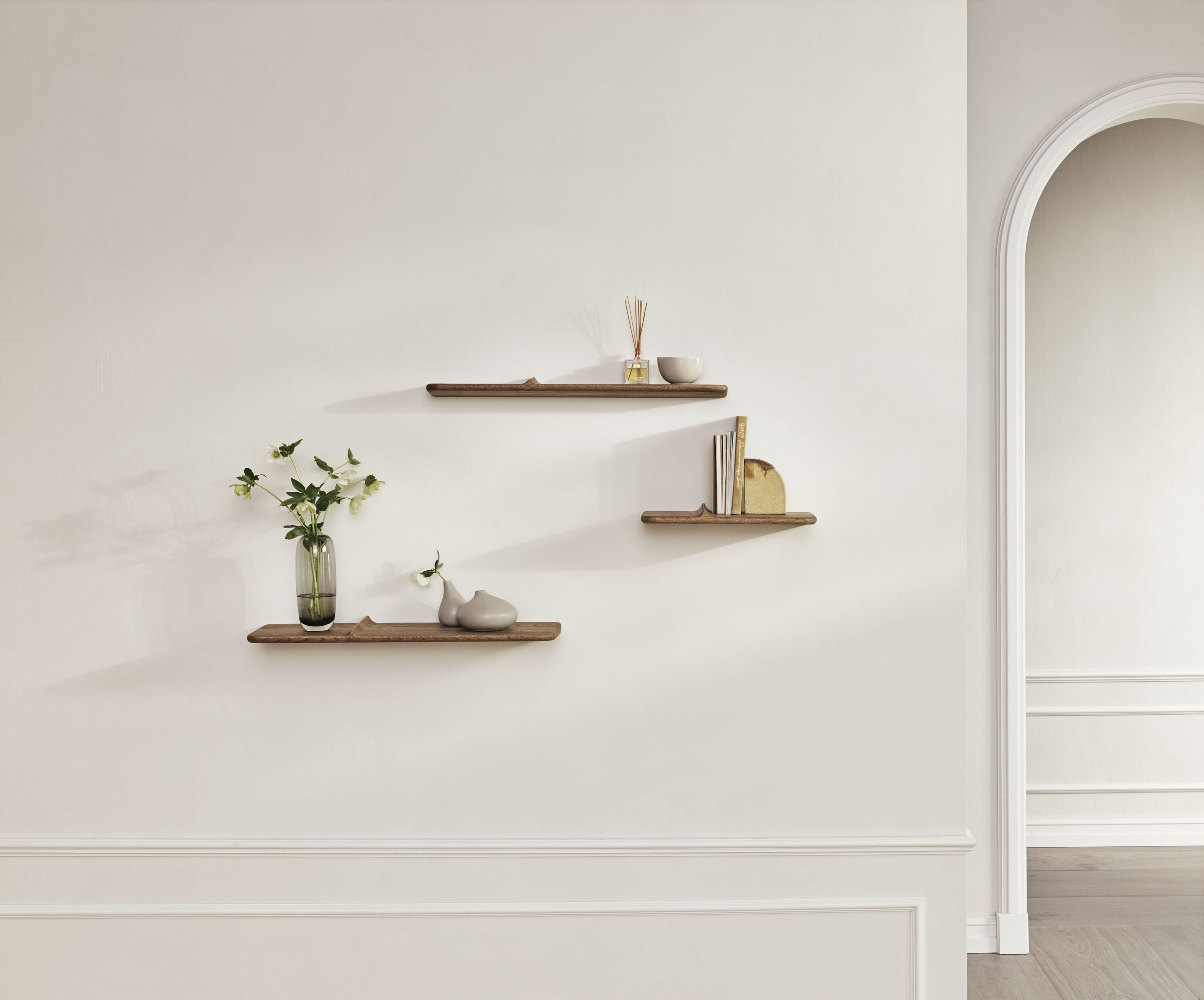 Polica WAVE bielené dubové drevo