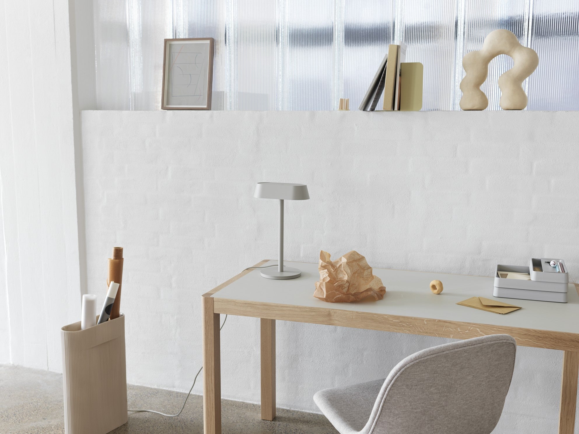 Stôl WORKSHOP šedé linoleum s dubovou základňou