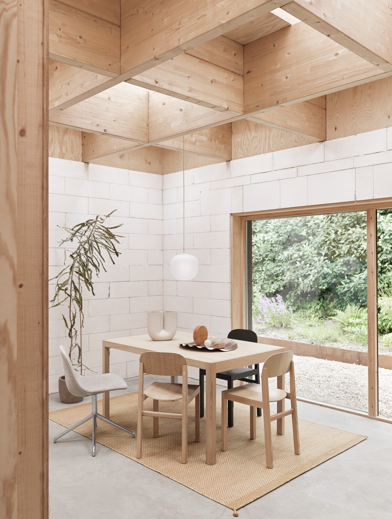 Stôl WORKSHOP šedé linoleum s dubovou základňou