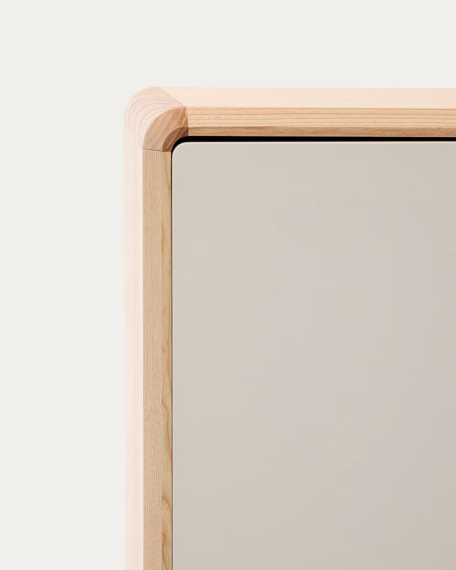 Komoda ANIELLE svetlosivá s drevom