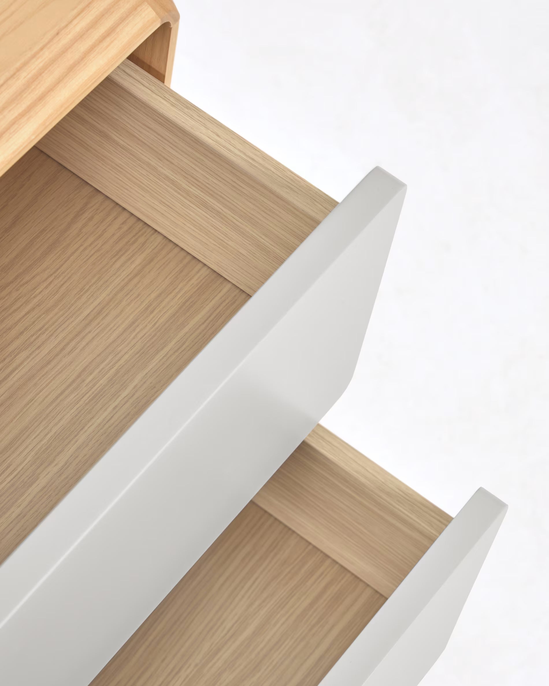 Nočná skrinka ANIELLE svetlosivá s drevom