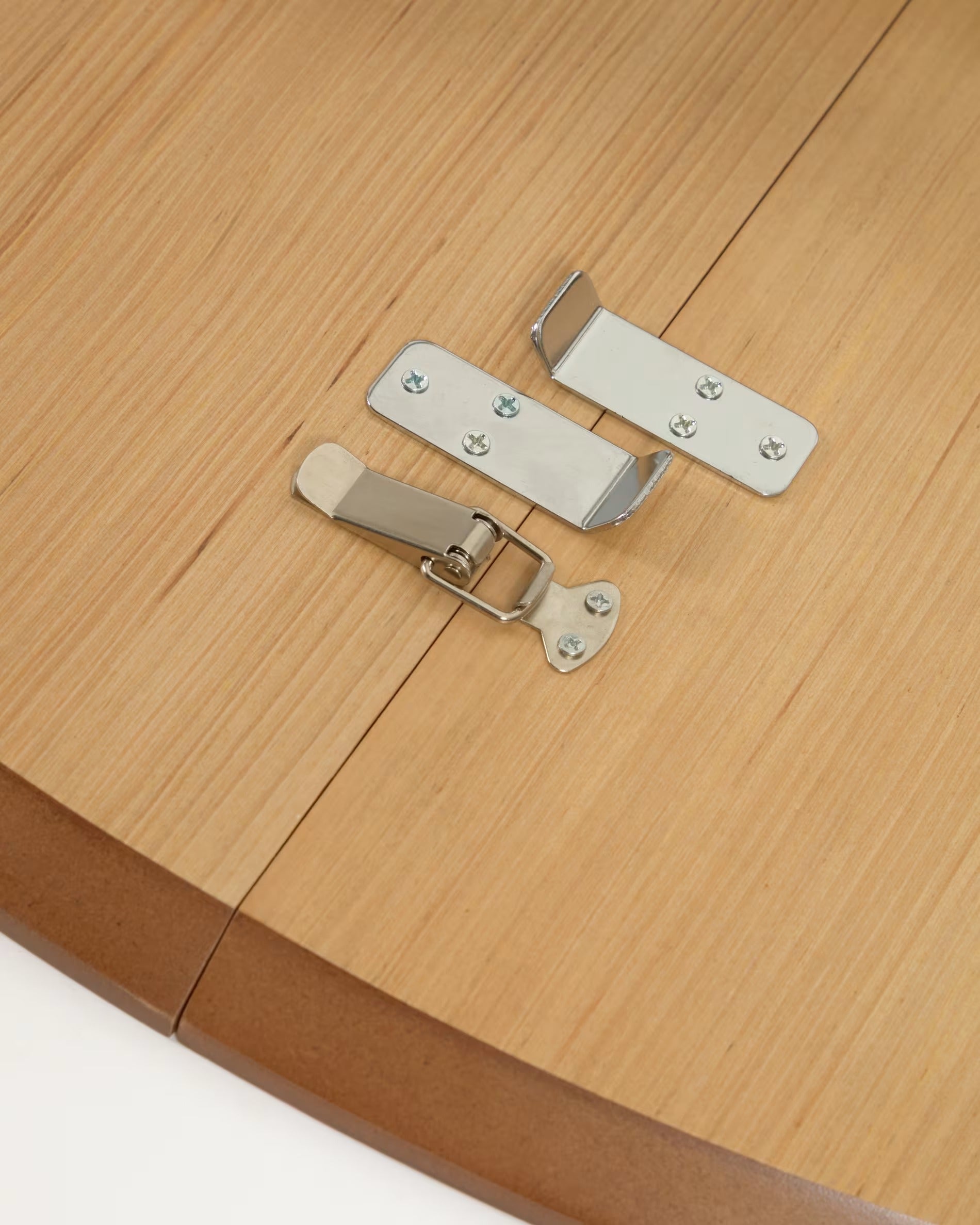 Okrúhly rozkladací stôl OQUI z dubového dyhy