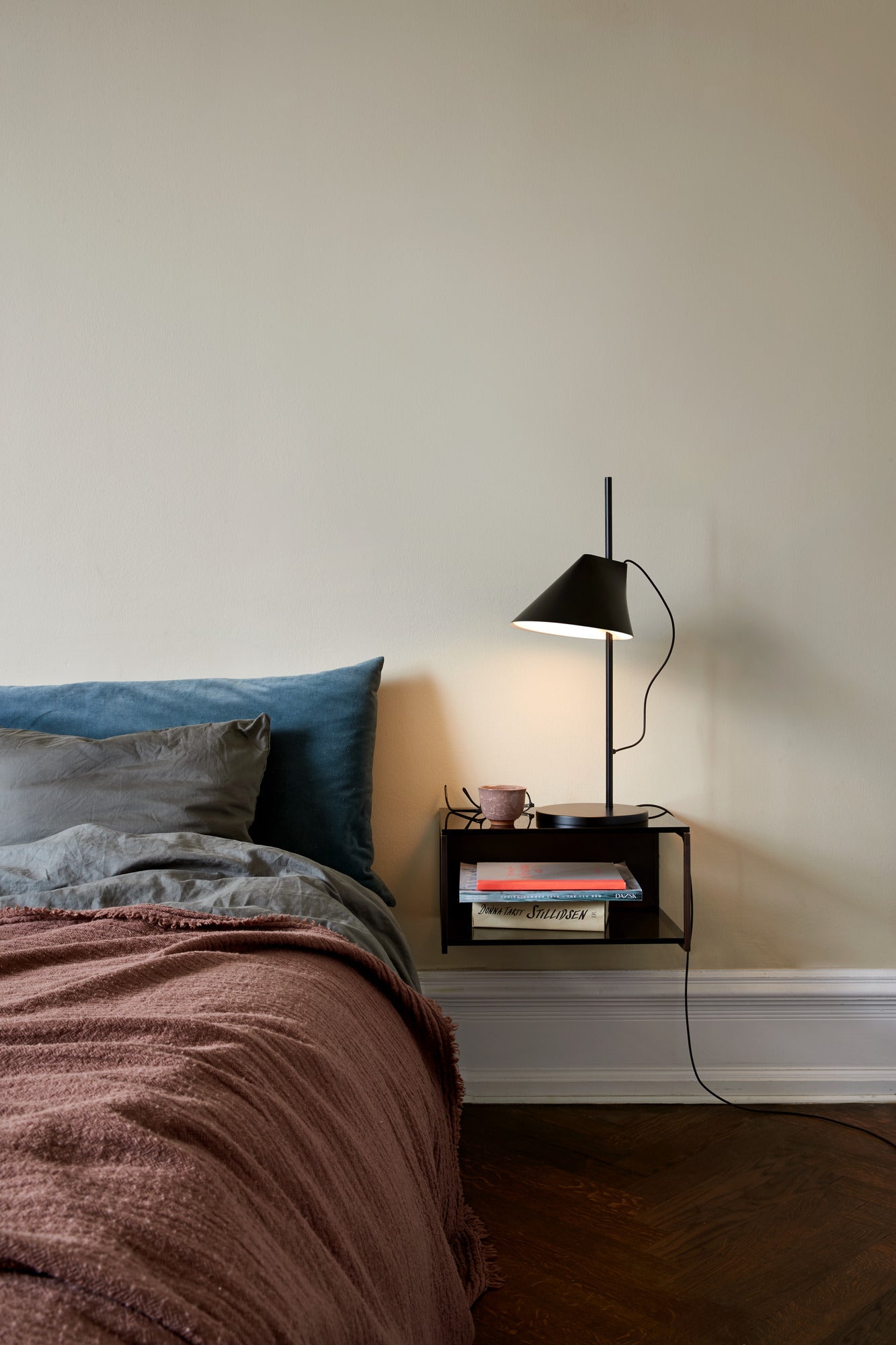 Stolná lampa YUH čierna