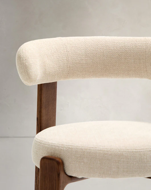 Stolička GRANITE béžový šenil s tmavým jaseňovým podstavcom