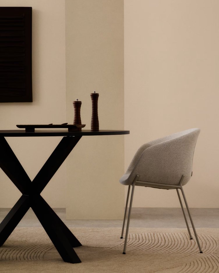 Stolička YVETTE béžová s béžovým podstavcom