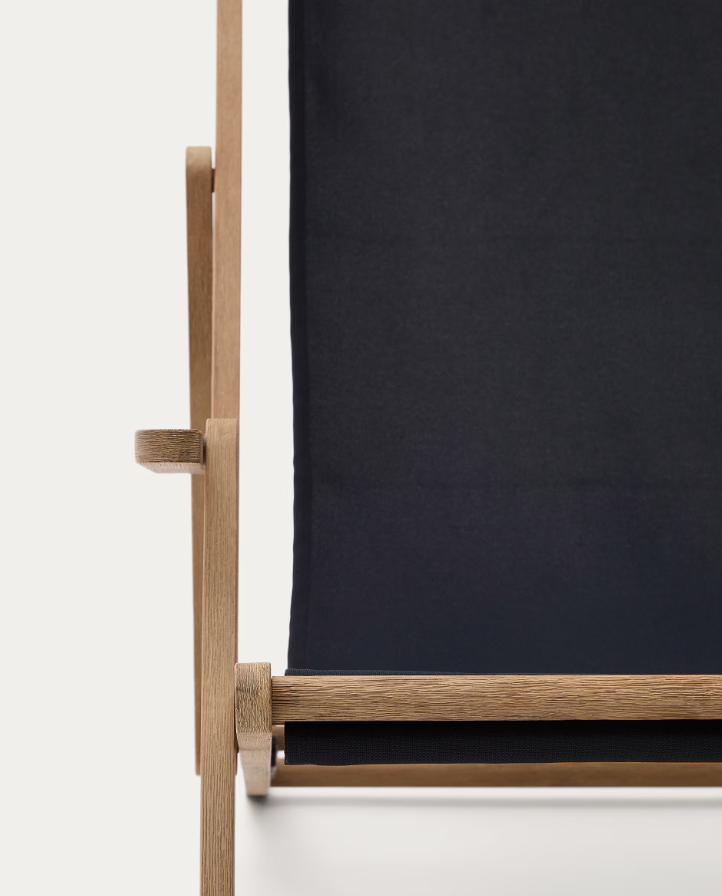 Vilara black deckchair with acacia base